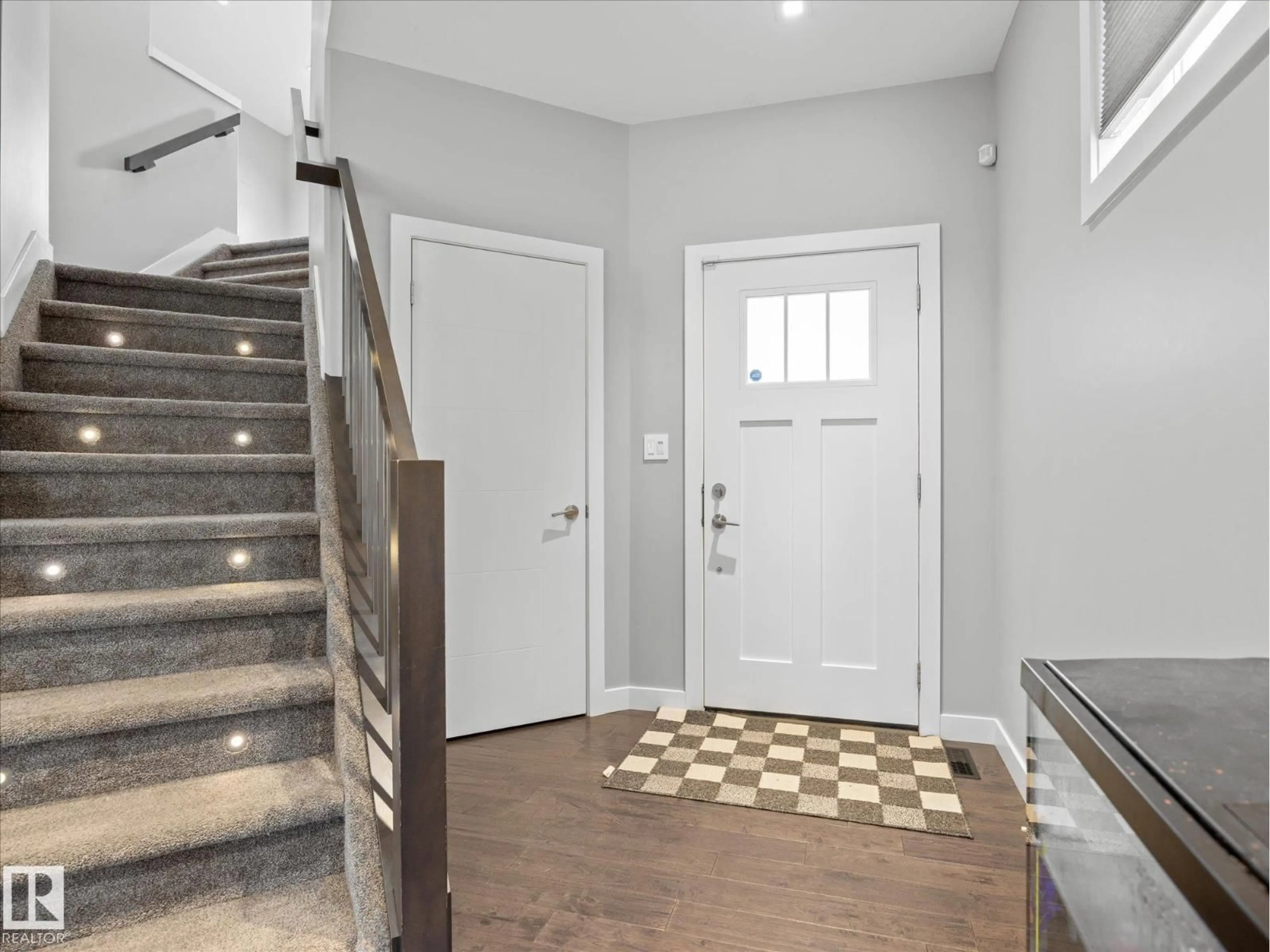 Indoor entryway for 31 DILLWORTH CR, Spruce Grove Alberta T7Y1C1