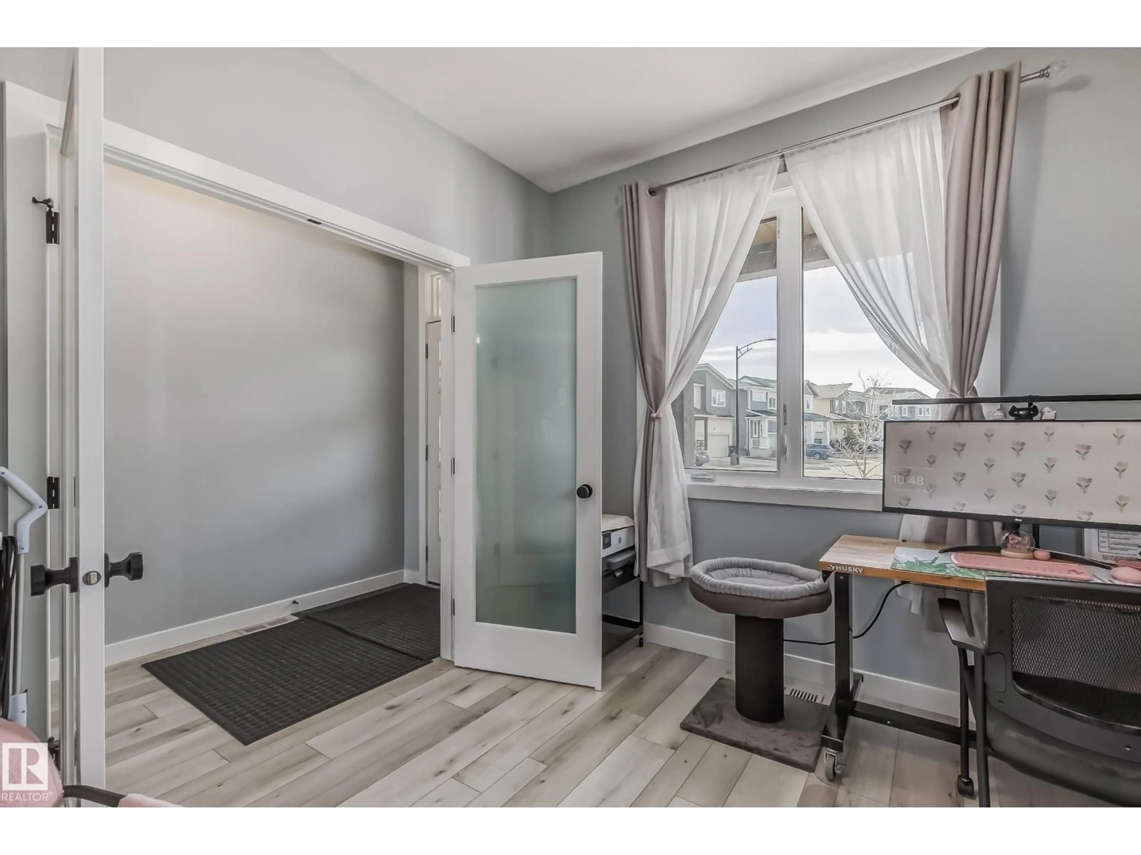 Indoor entryway for NW - 20124 17 AV, Edmonton Alberta T6M1K6