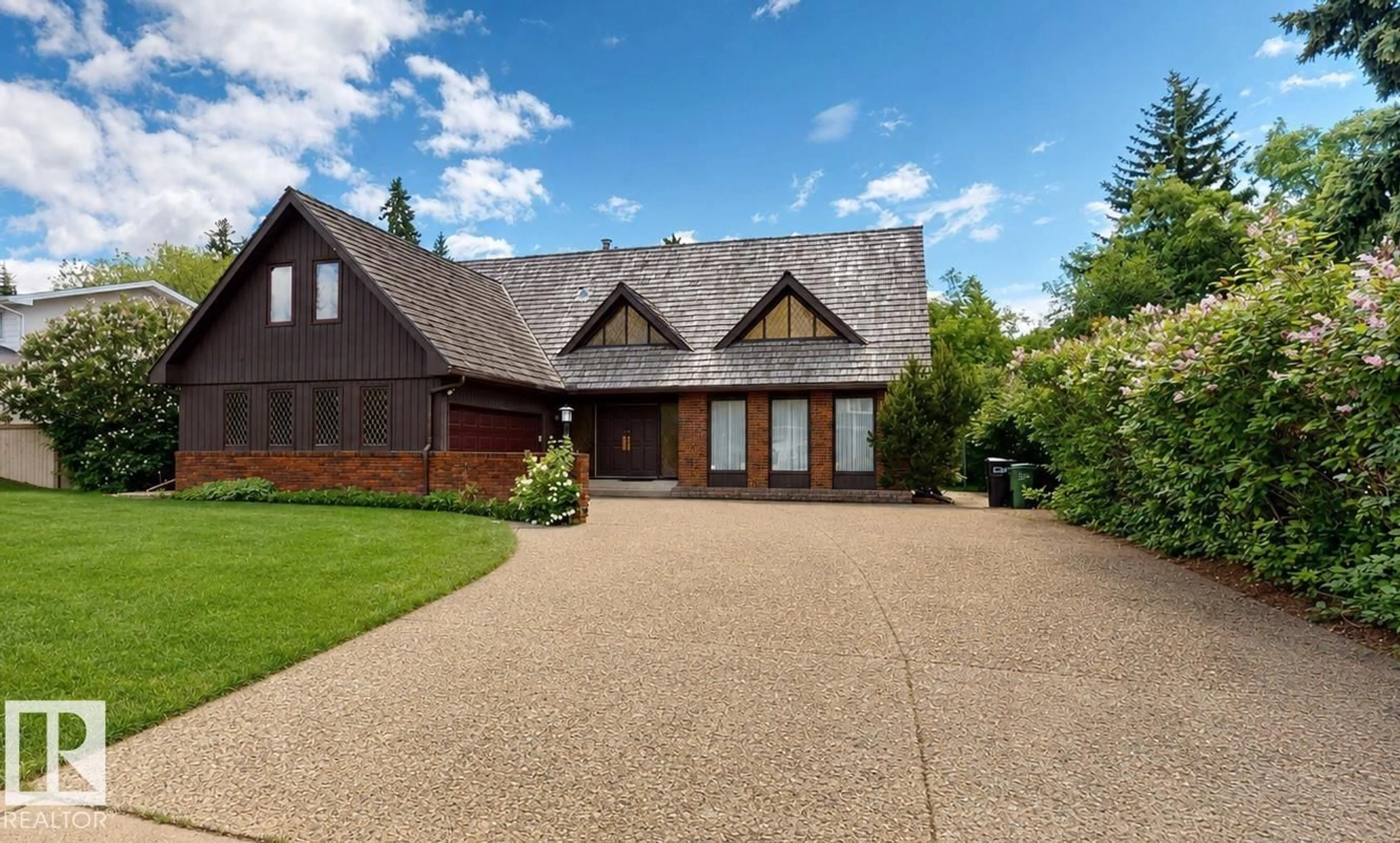 A pic from outside/outdoor area/front of a property/back of a property/a pic from drone, street for 55 QUESNELL RD, Edmonton Alberta T5R5N1