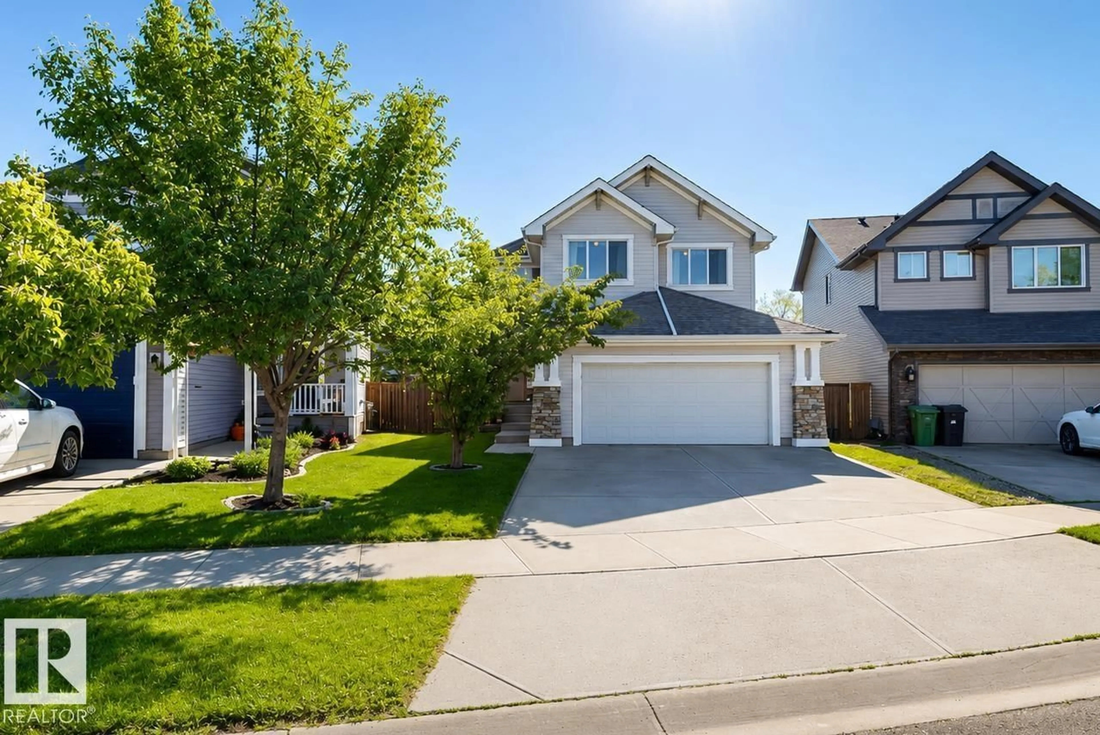Home with vinyl exterior material, street for 112 BECKER CR, Fort Saskatchewan Alberta T8L0C2