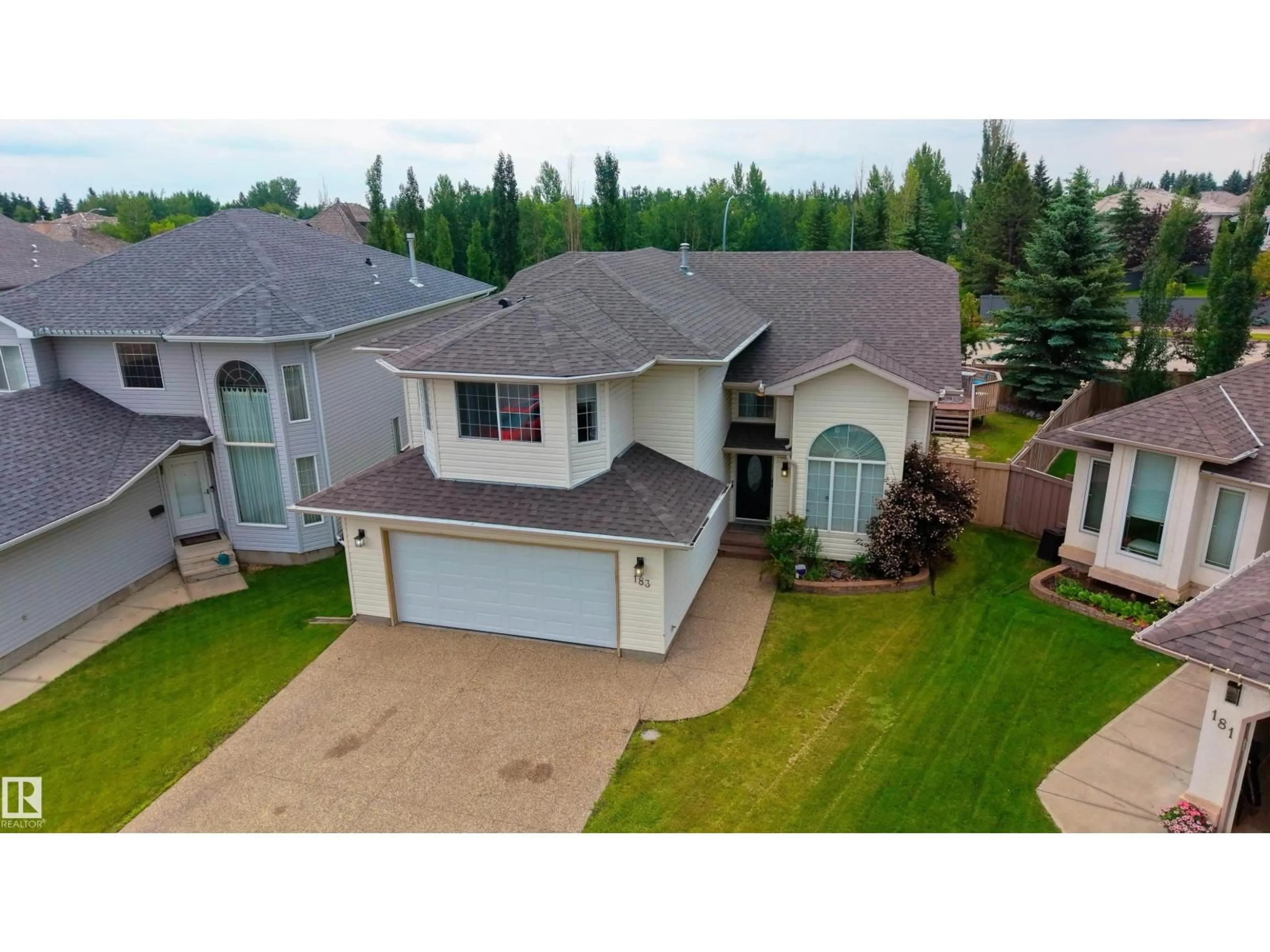 A pic from outside/outdoor area/front of a property/back of a property/a pic from drone, street for 183 DECHENE RD, Edmonton Alberta T6M2M8