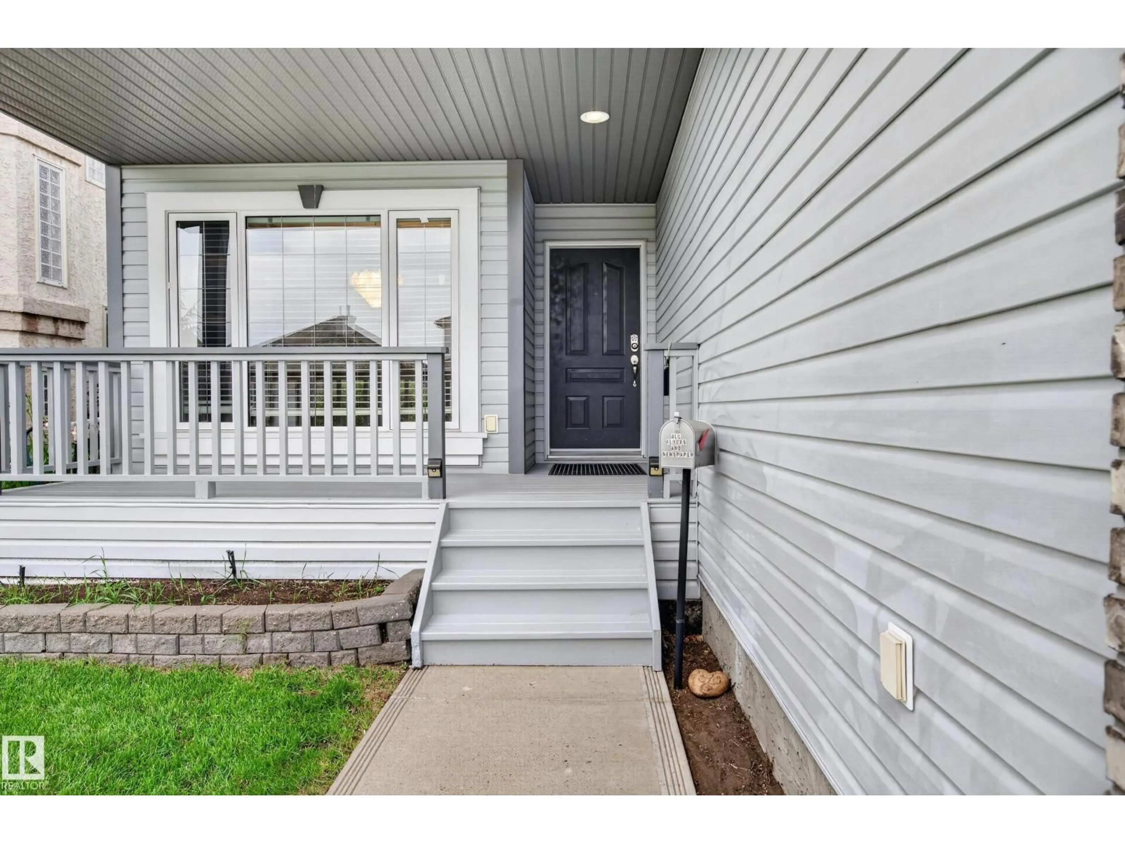 Indoor entryway for 5 NOTTINGHAM, Sherwood Park Alberta T8A5Z7