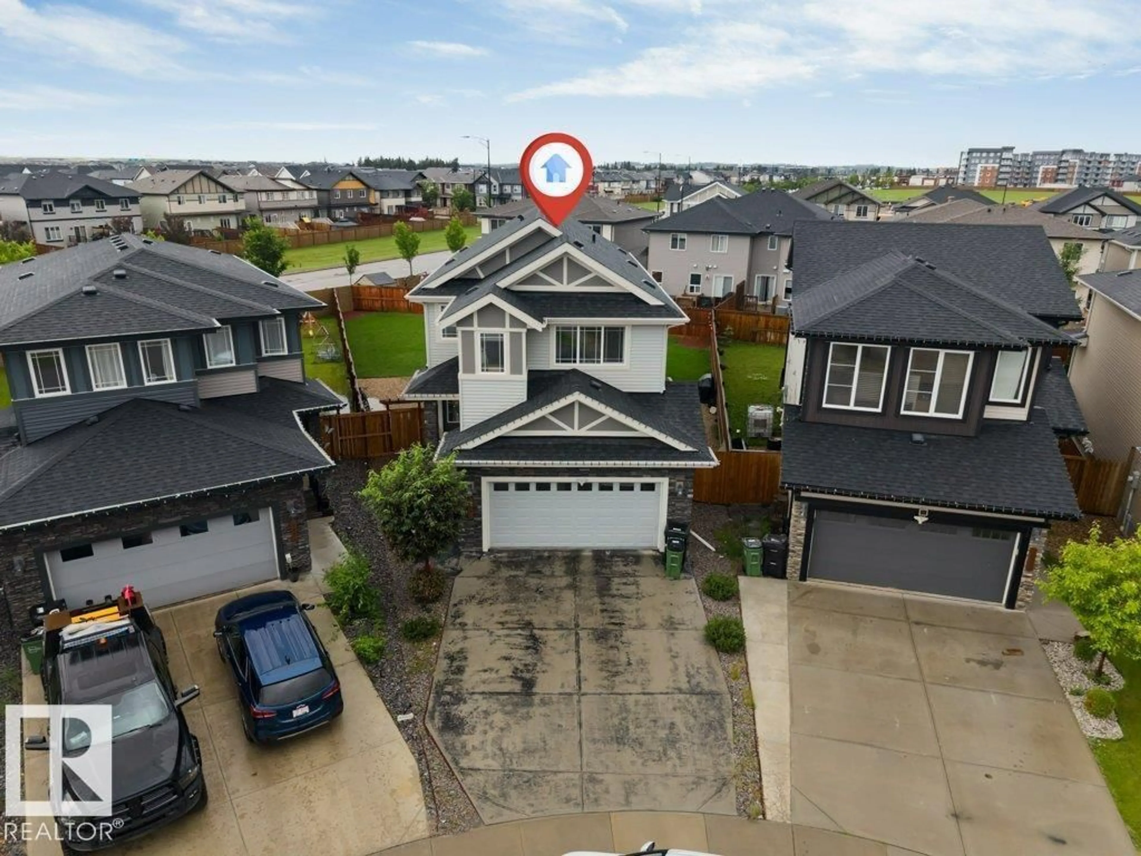 A pic from outside/outdoor area/front of a property/back of a property/a pic from drone, street for 501 CONROY CR, Edmonton Alberta T6W3Y2