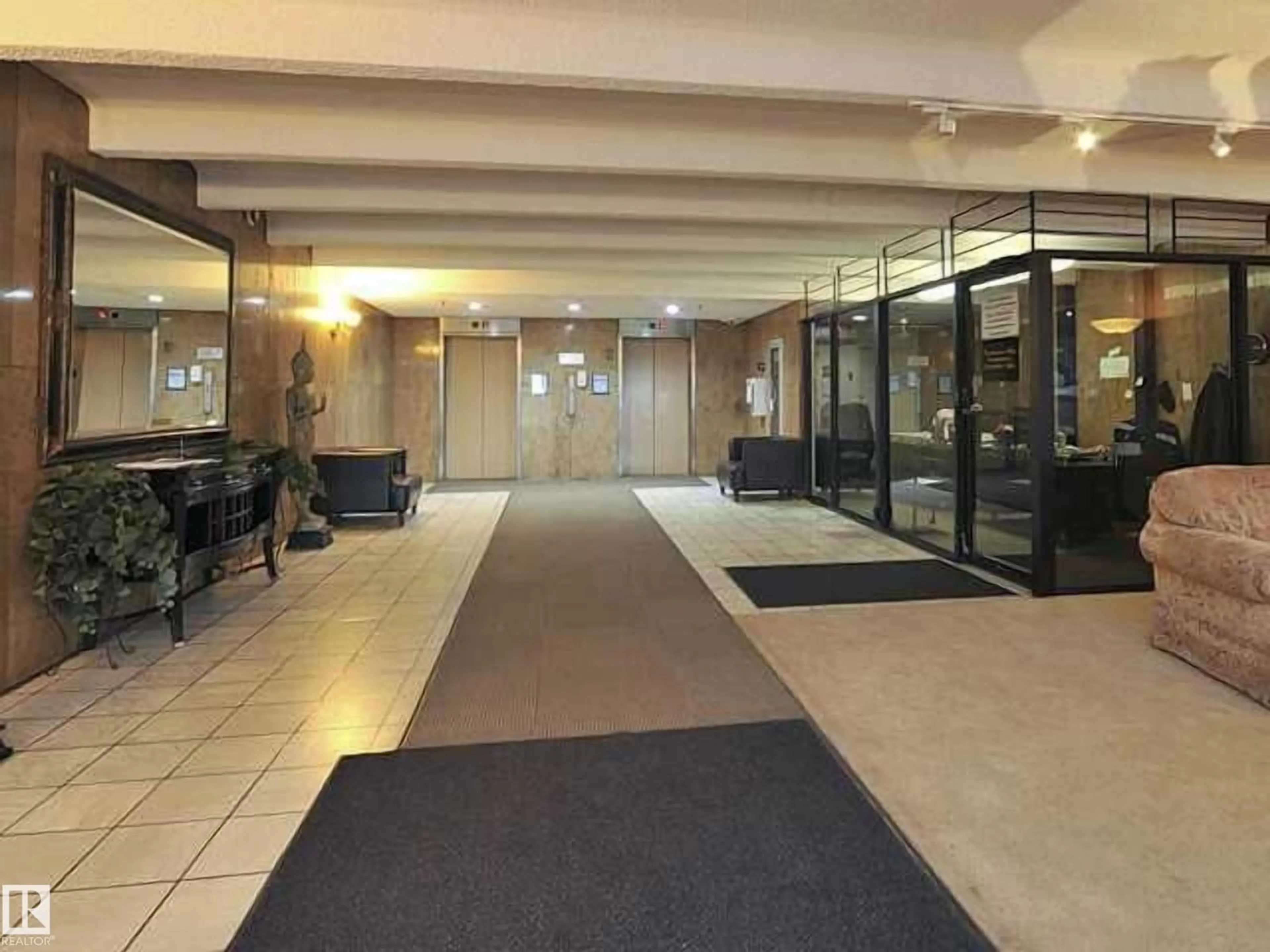 Lobby for 1703 - 9918 101 ST NW, Edmonton Alberta T5K2L1