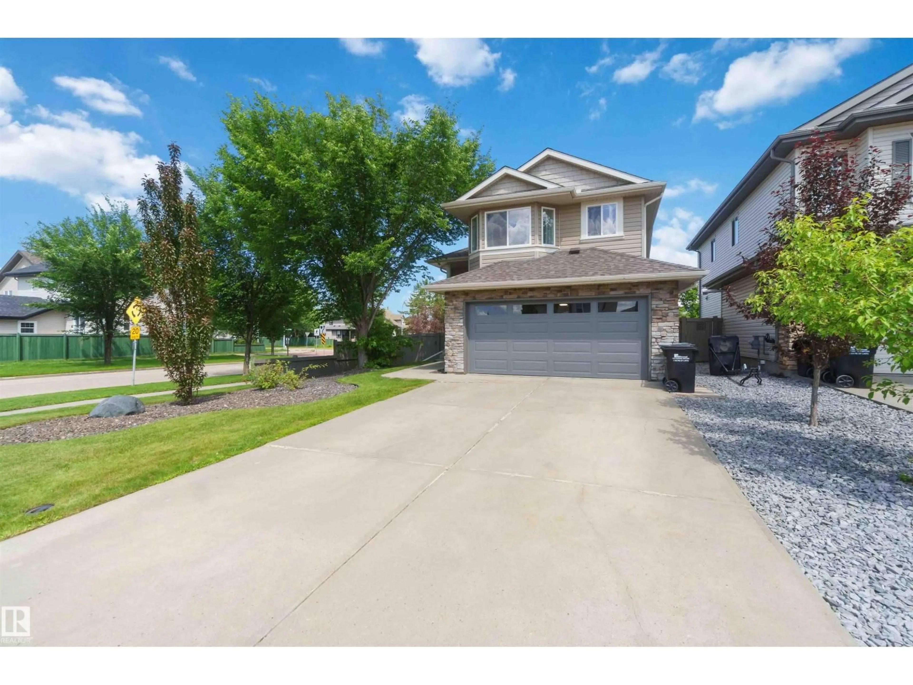 A pic from outside/outdoor area/front of a property/back of a property/a pic from drone, street for 3 CLAIRE CL, Sherwood Park Alberta T8H0A9