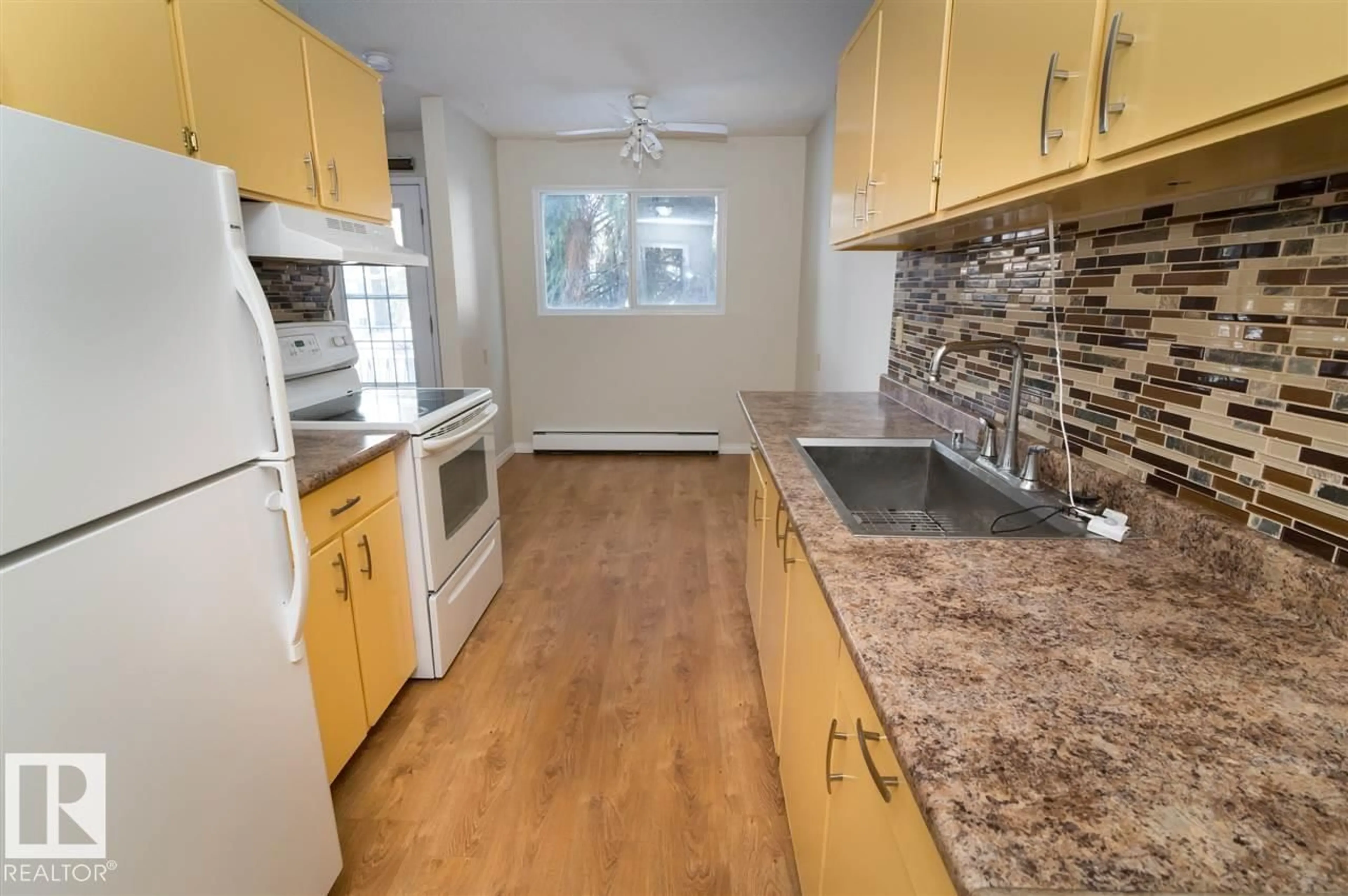 Standard kitchen, wood/laminate floor for 54 - 5615 105 ST, Edmonton Alberta T6H2N2