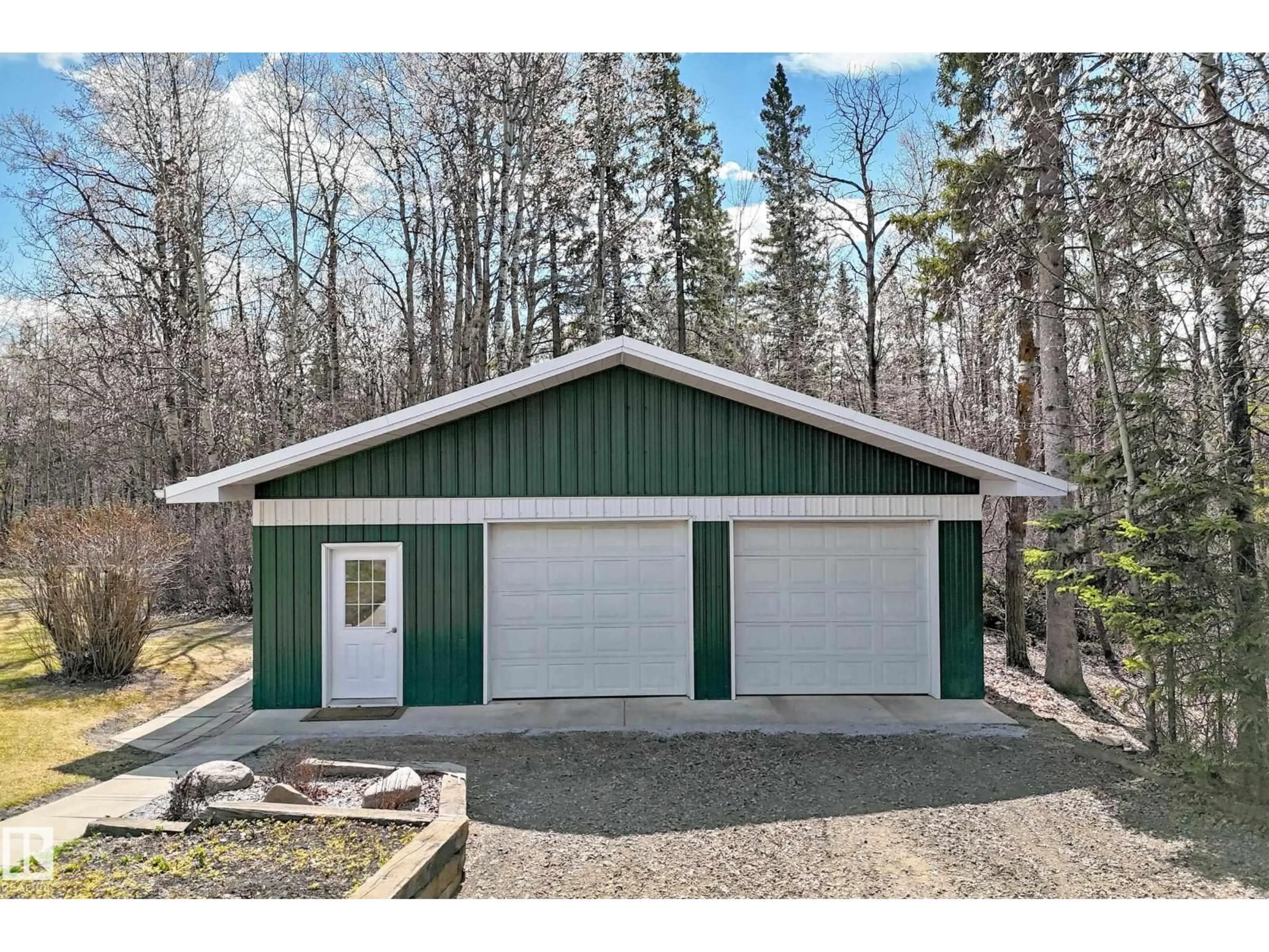Indoor garage for 52131 - 73 RGE ROAD 210, Rural Strathcona County Alberta T8A1G2