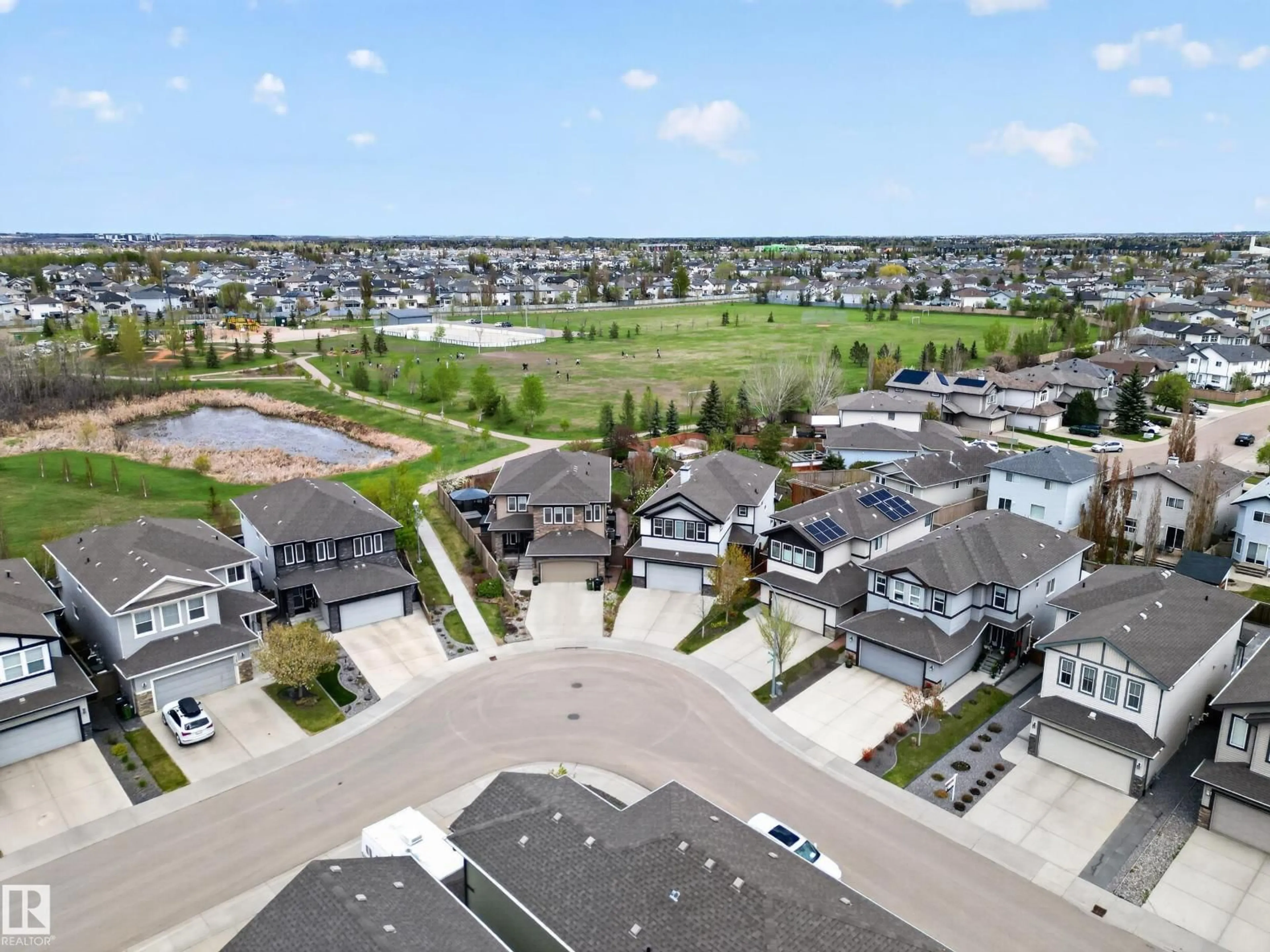 A pic from outside/outdoor area/front of a property/back of a property/a pic from drone, street for NW - 14239 138 ST, Edmonton Alberta T6V0I7