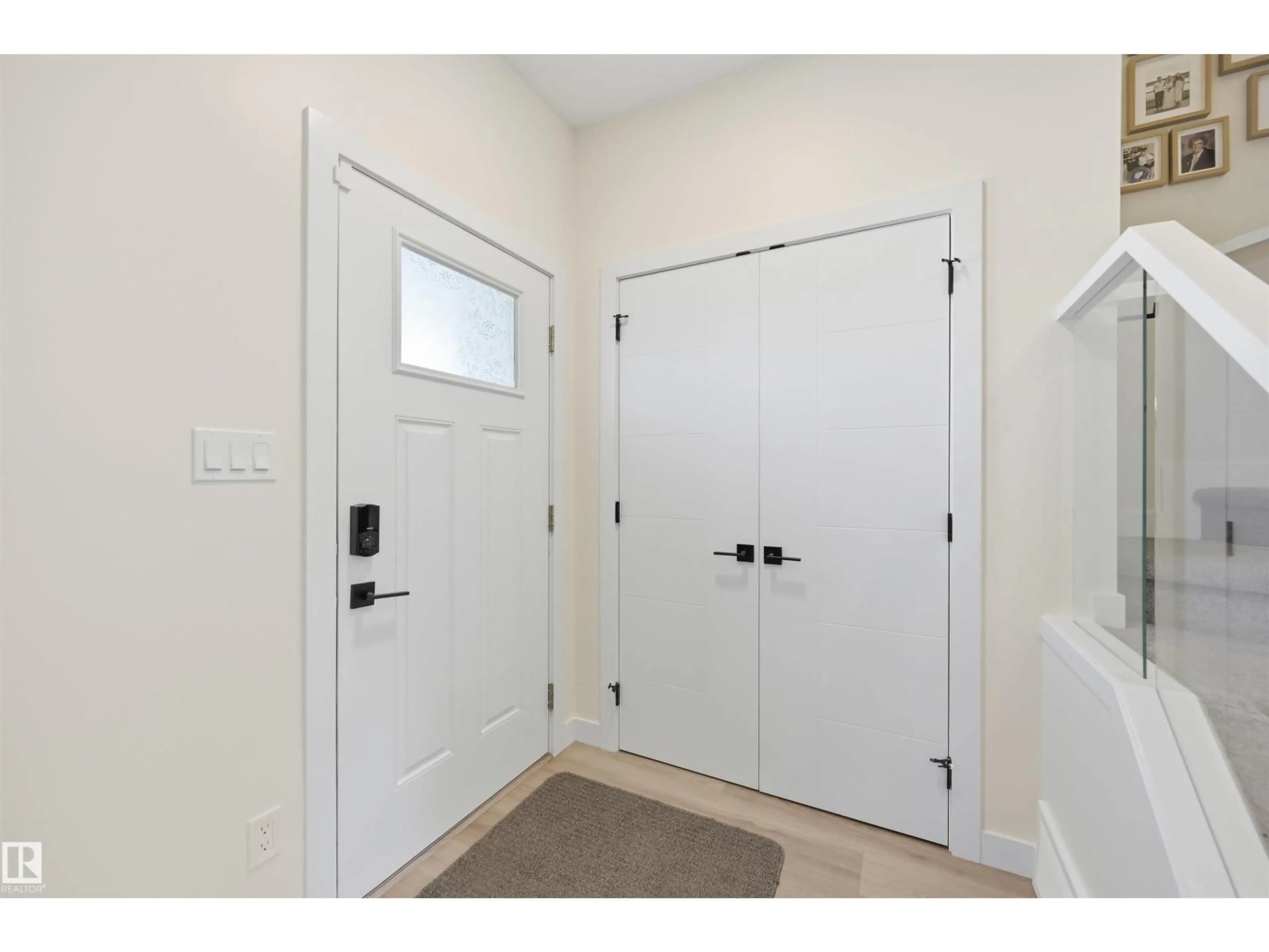 Indoor entryway for 73 WILTREE TC, Fort Saskatchewan Alberta T8L0X6