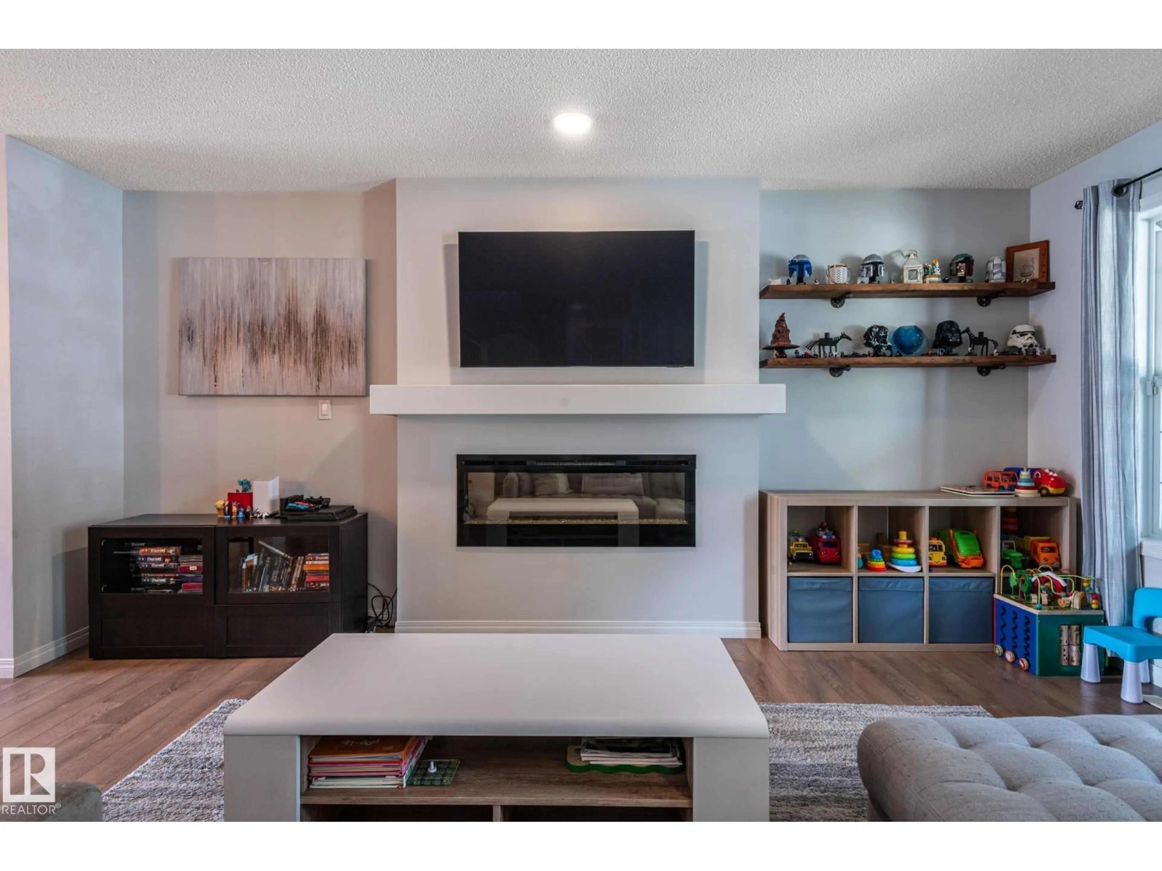Home theater for 8531 ELLIS LI, Edmonton Alberta T6M0P5
