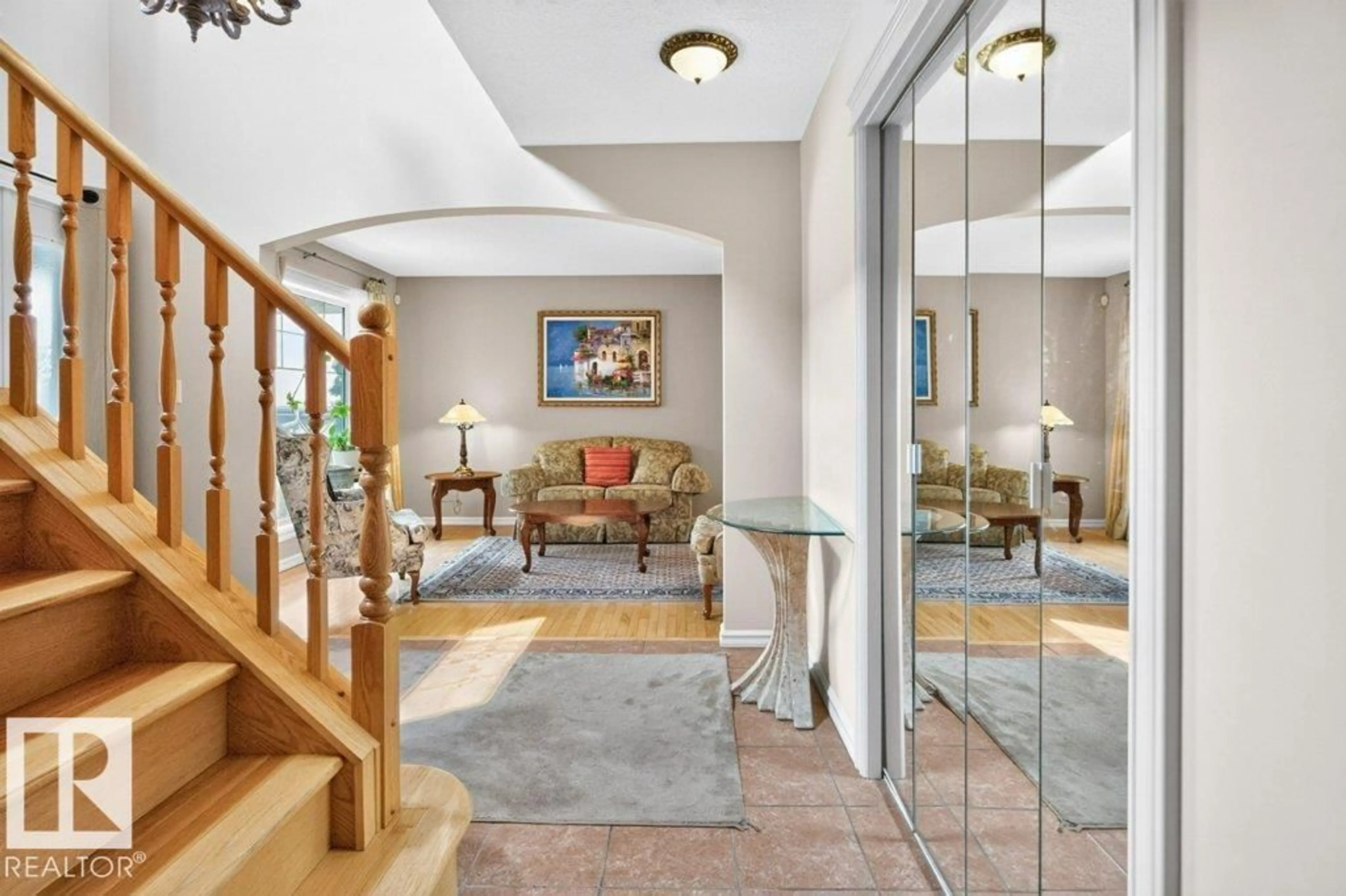 Indoor foyer for 572 BYRNE CR, Edmonton Alberta T6W1E7