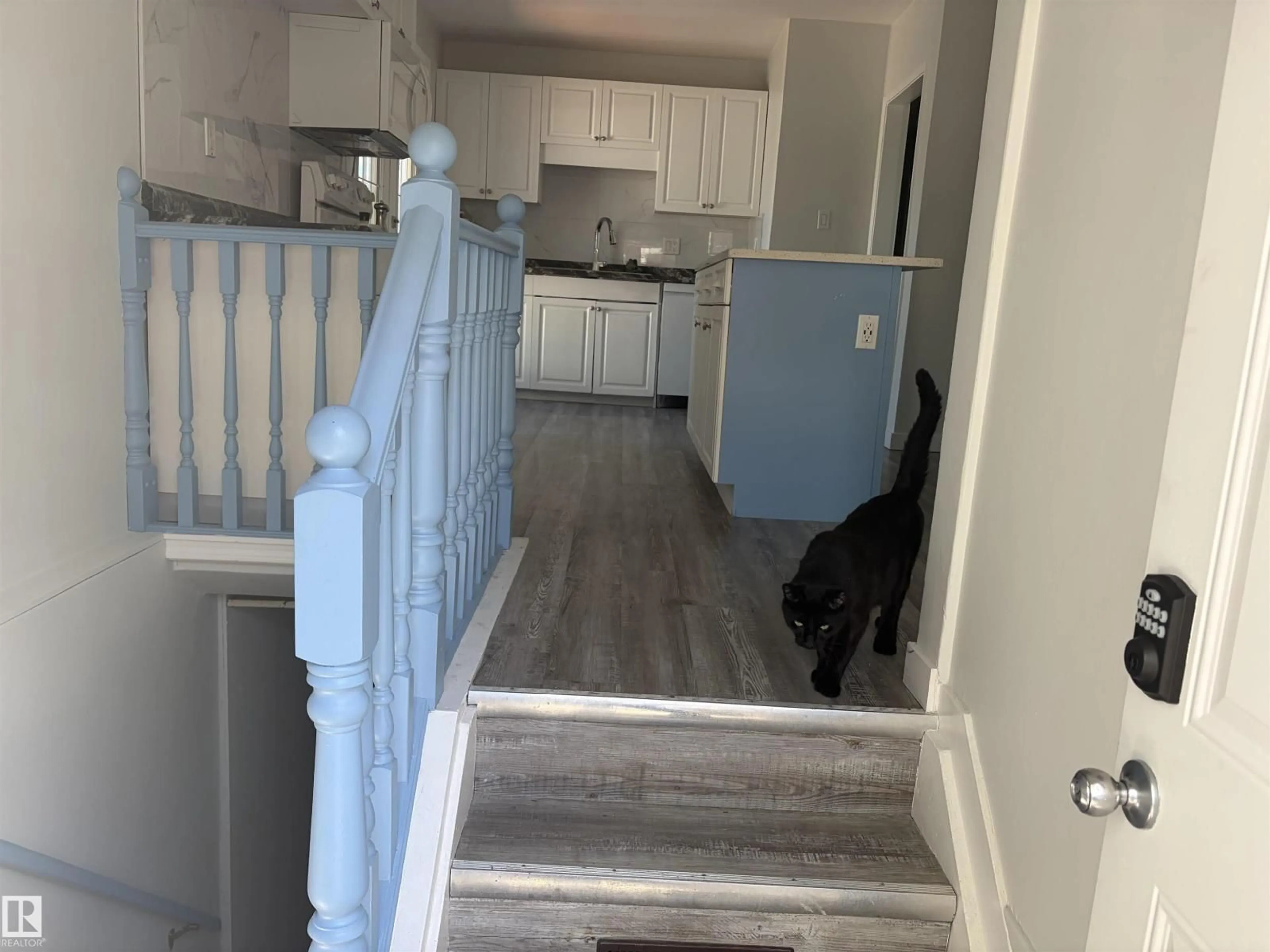 A pic of a room for 15922 92 AV, Edmonton Alberta T5R5C6