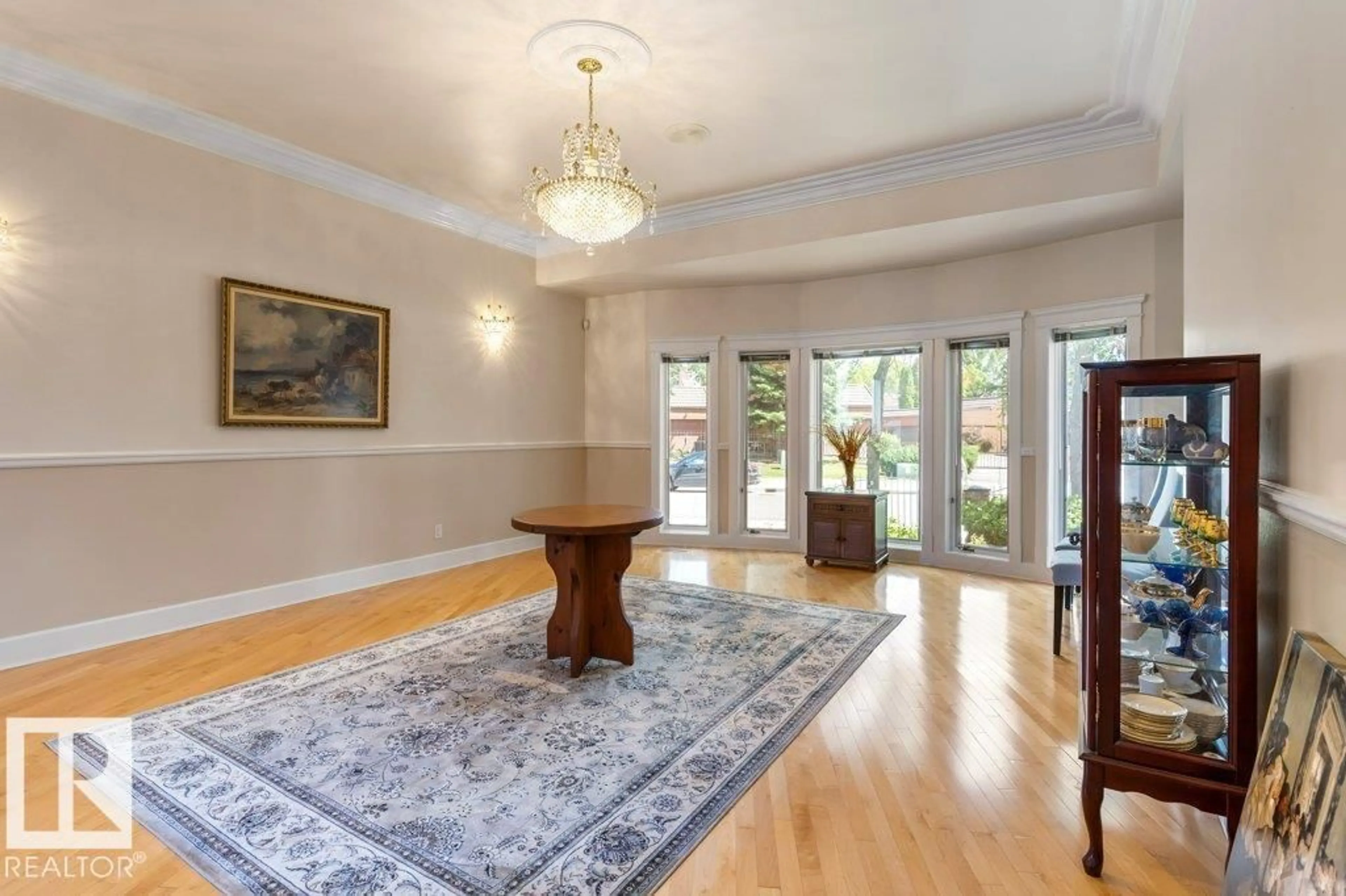 Indoor foyer for 475 LESSARD DR, Edmonton Alberta T6M1B7
