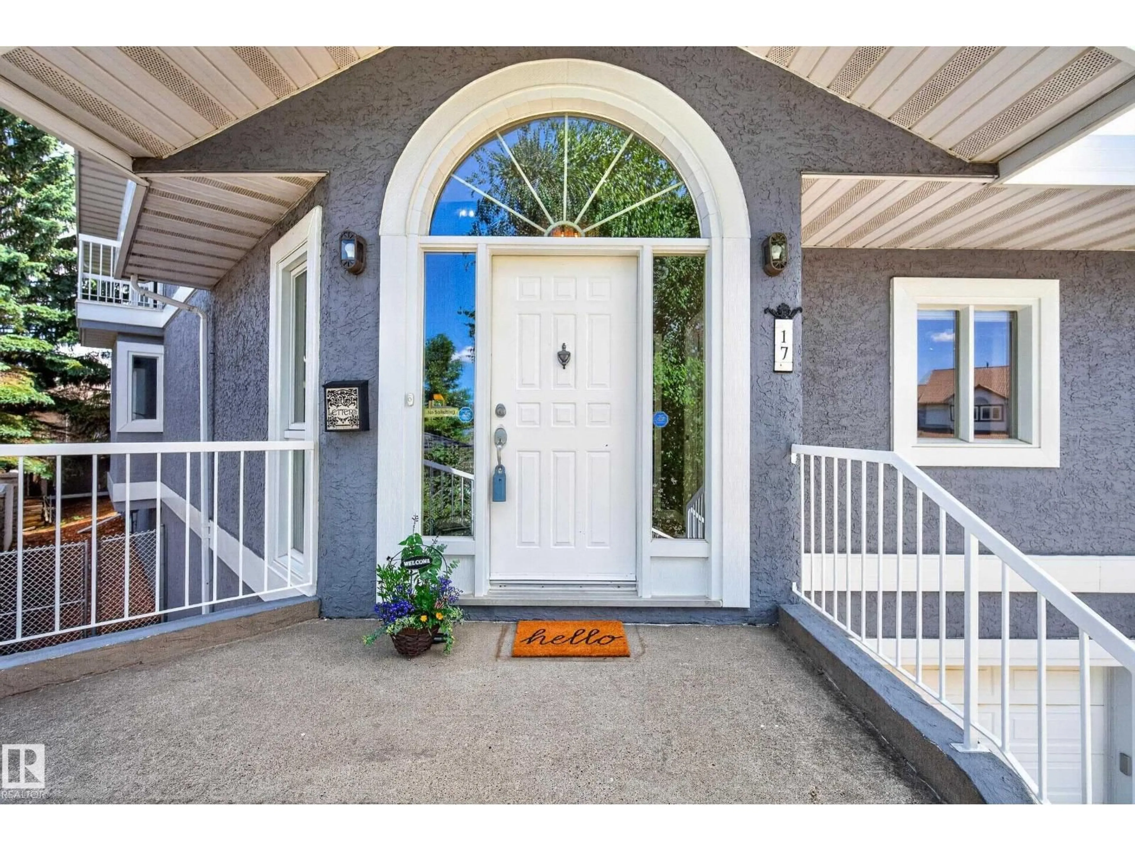 Indoor entryway for 17 HIGH RIDGE CR, Sherwood Park Alberta T8A5E7