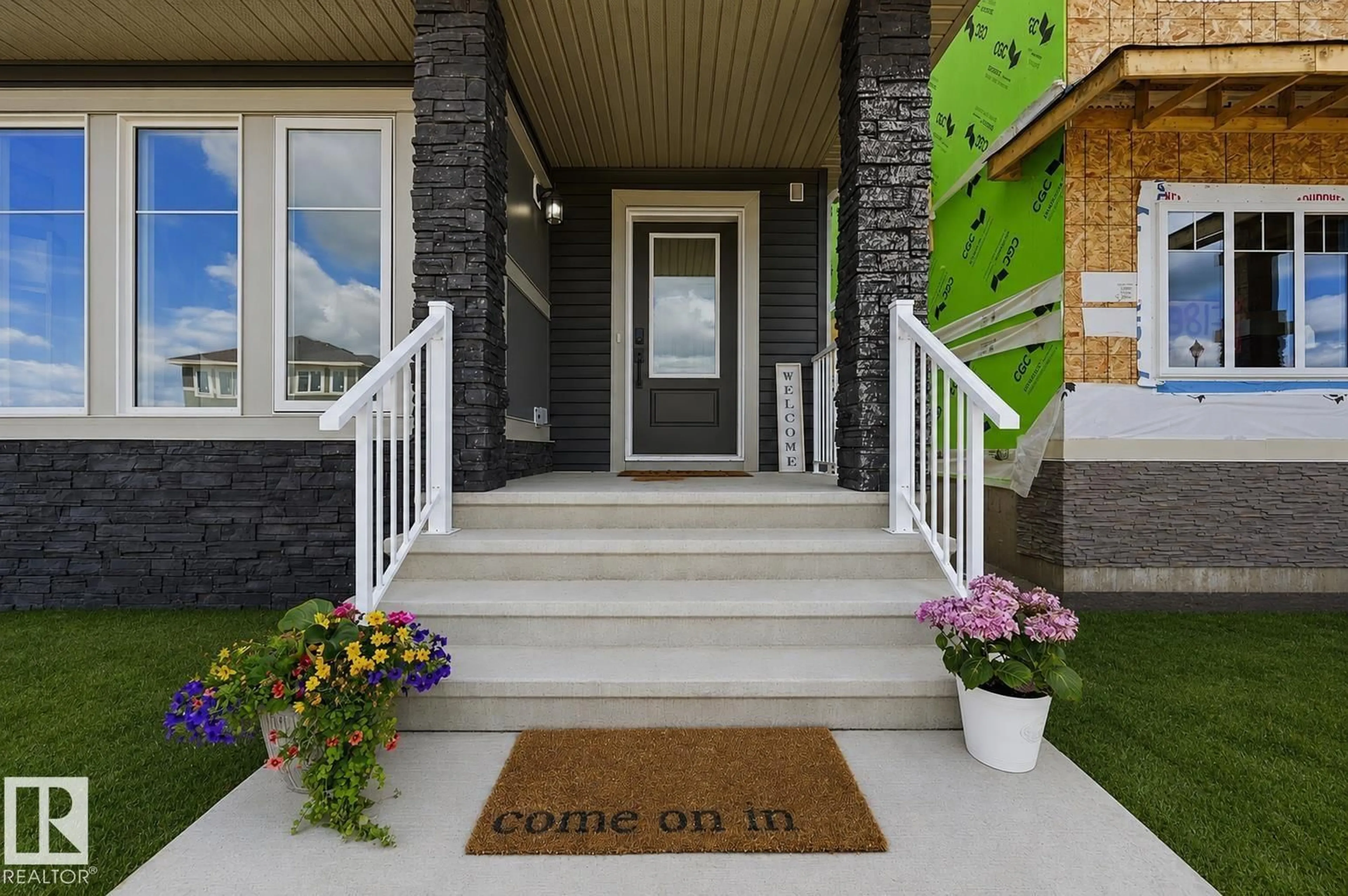 Indoor entryway for 9815 107A AV, Morinville Alberta T8R2R2
