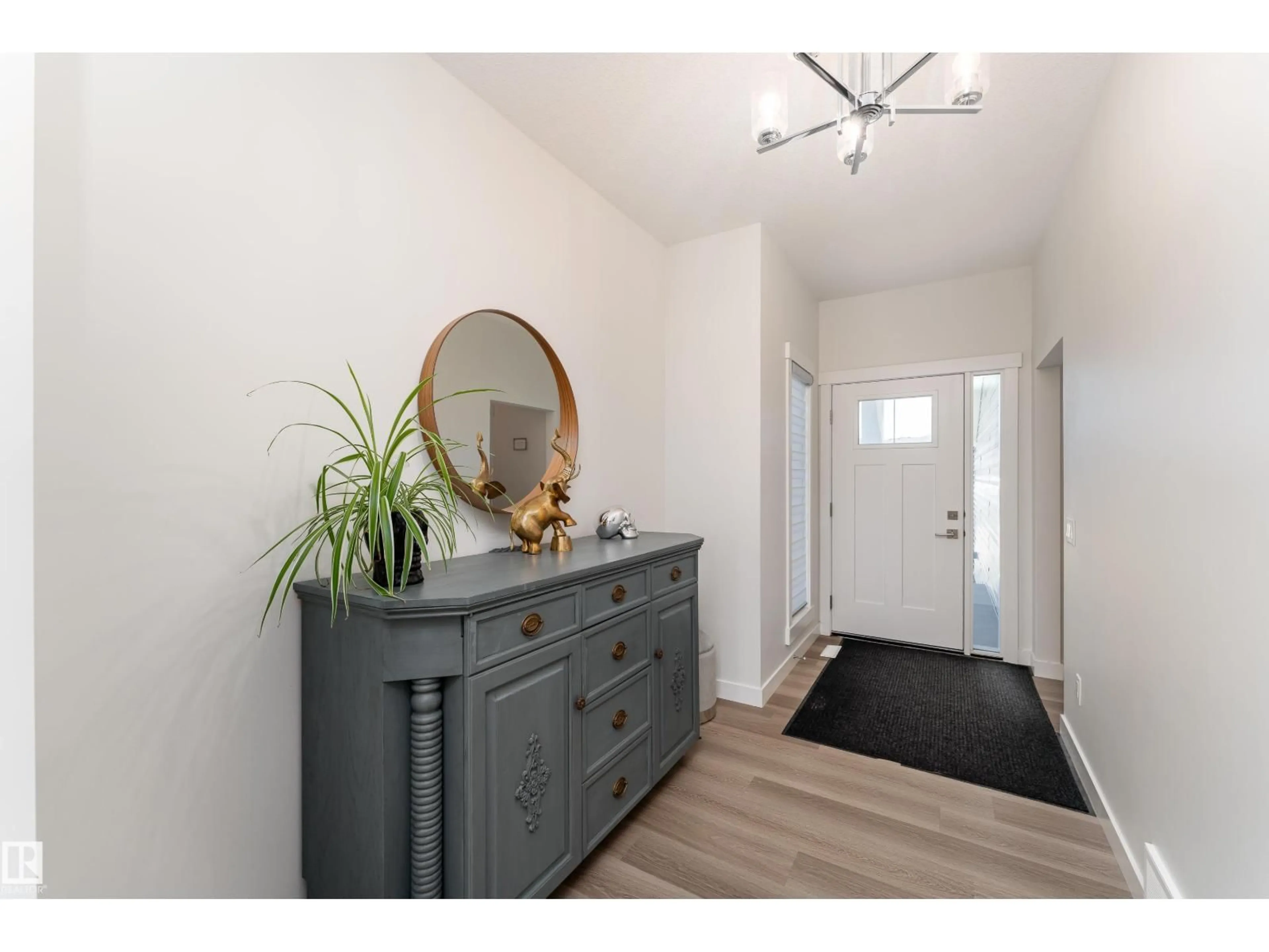 Indoor entryway for 9119 183 AV, Edmonton Alberta T5Z0S6