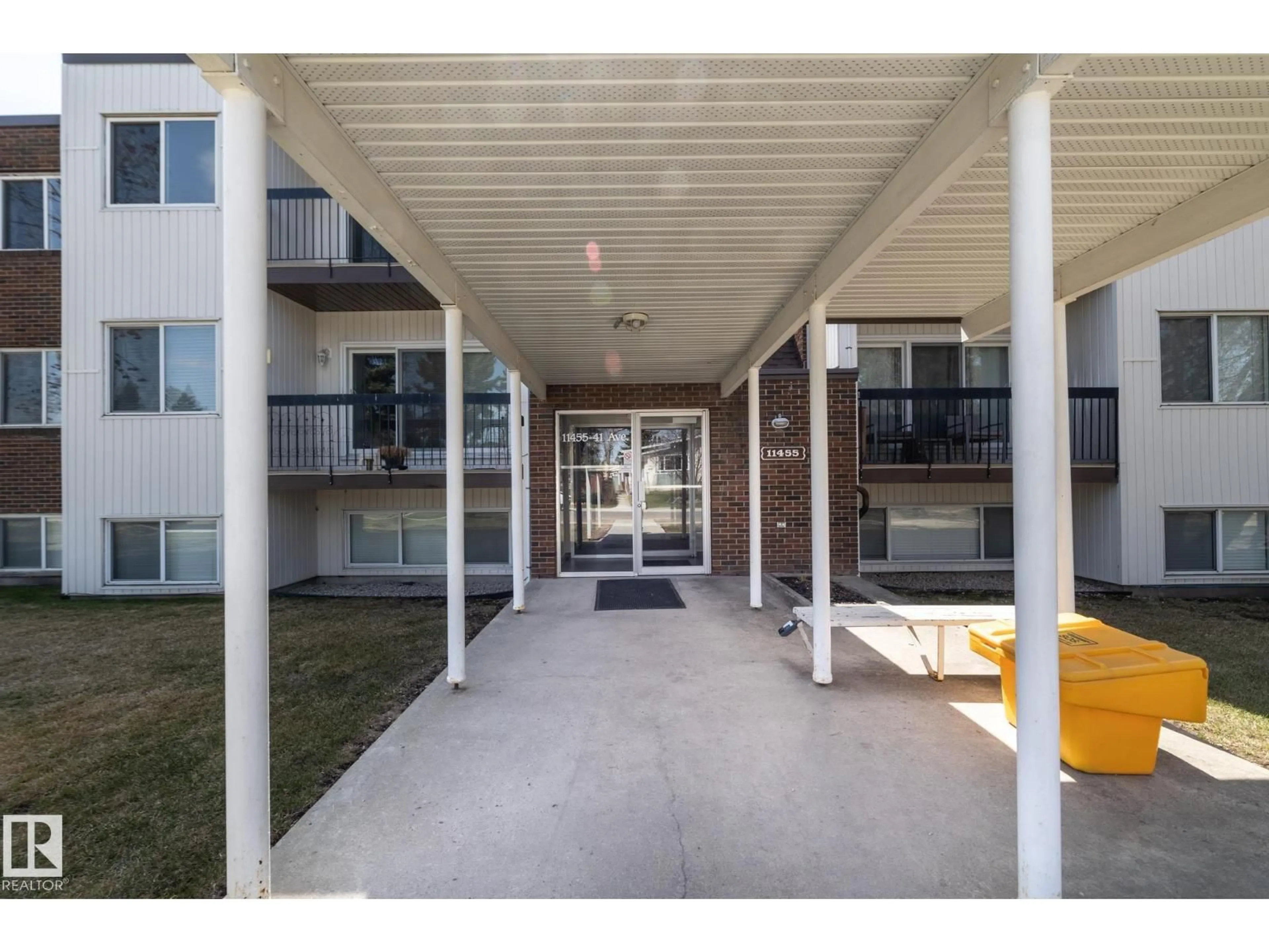 Patio, unknown for 208 - 11455 41 AV NW, Edmonton Alberta T6J0T9