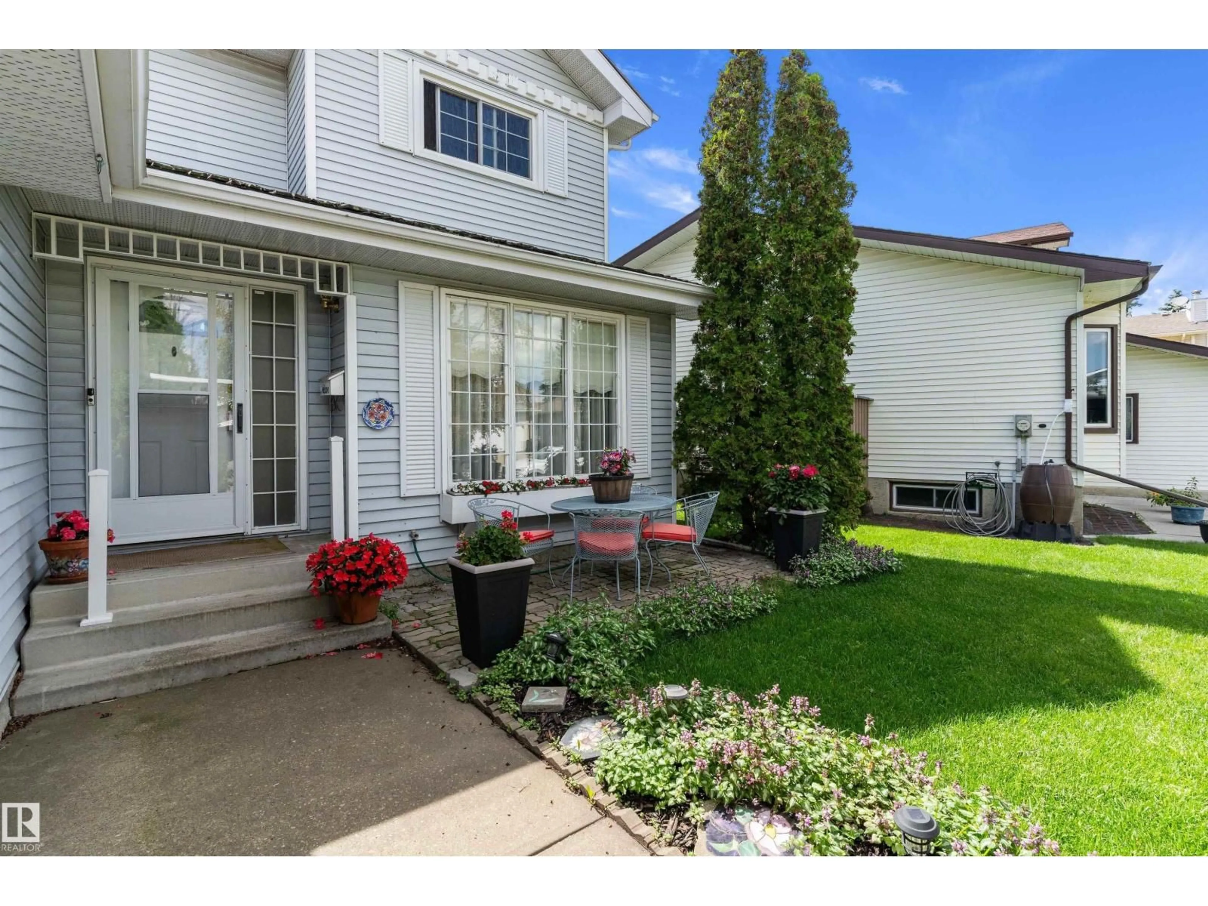 Unknown for 1048 105 ST, Edmonton Alberta T6J6G5