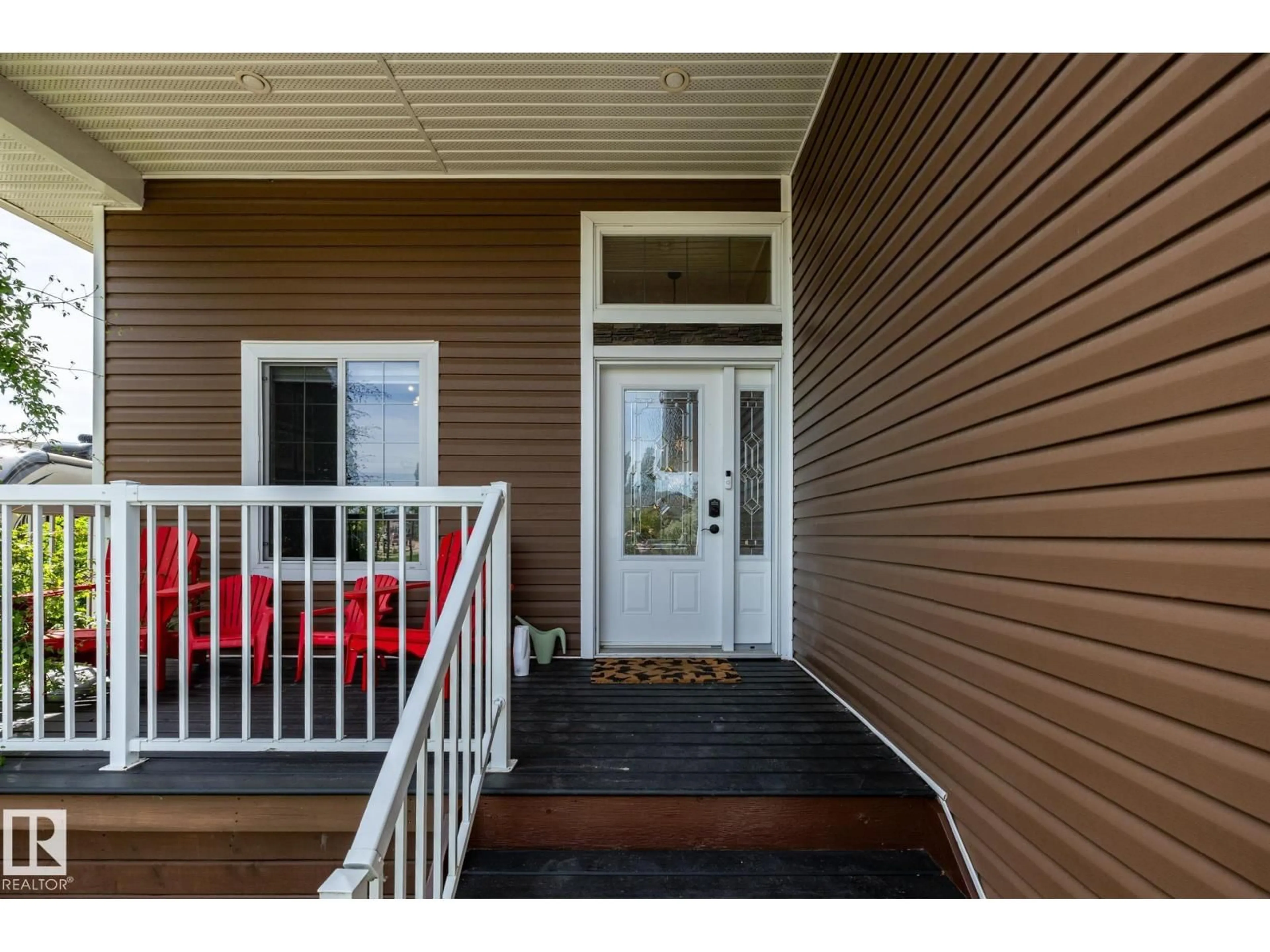 Indoor entryway for 4447 YEOMAN DR, Onoway Alberta T0E1V0