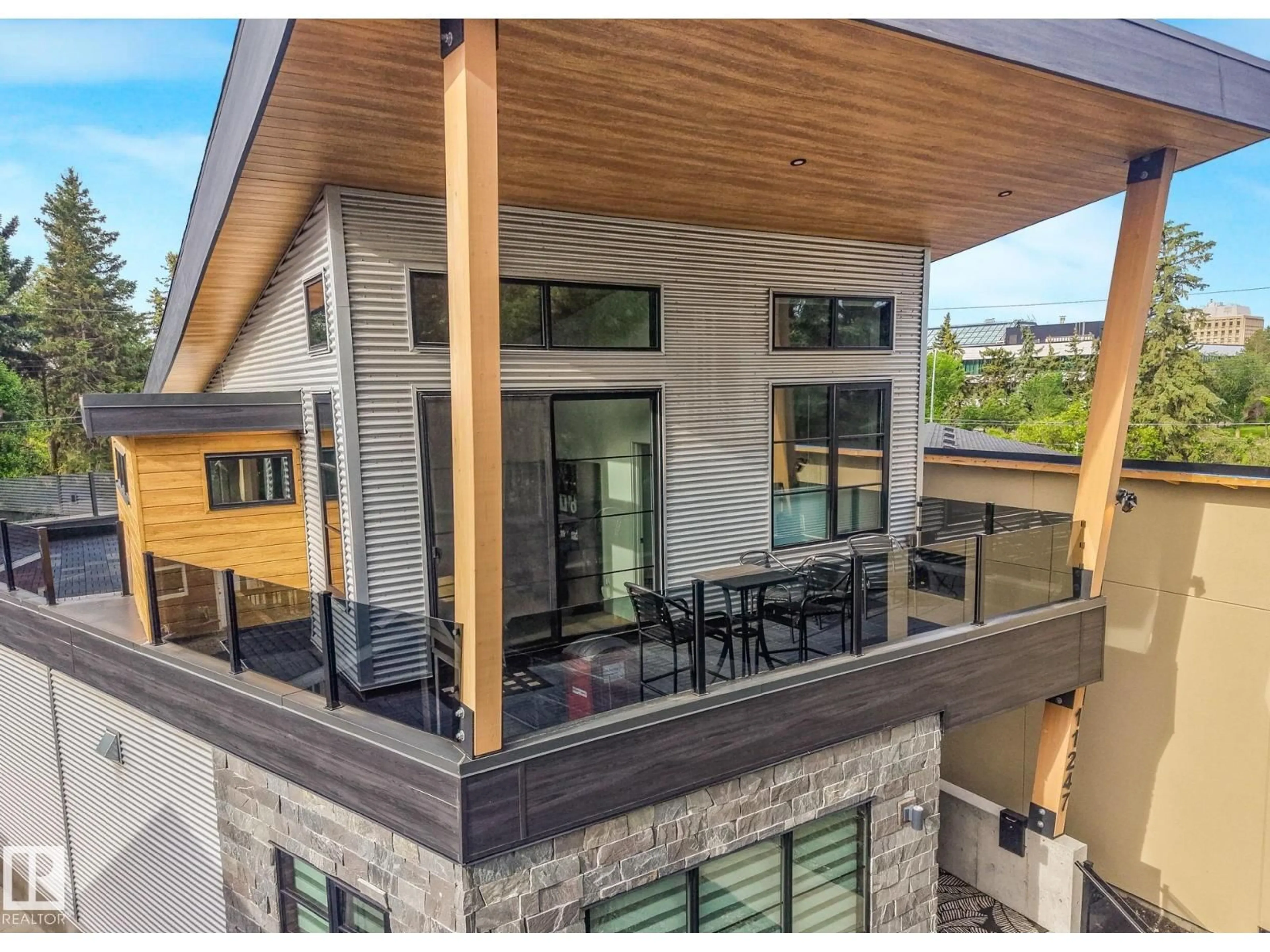 Unknown for NW - 11247 71 AV, Edmonton Alberta T6G0A5