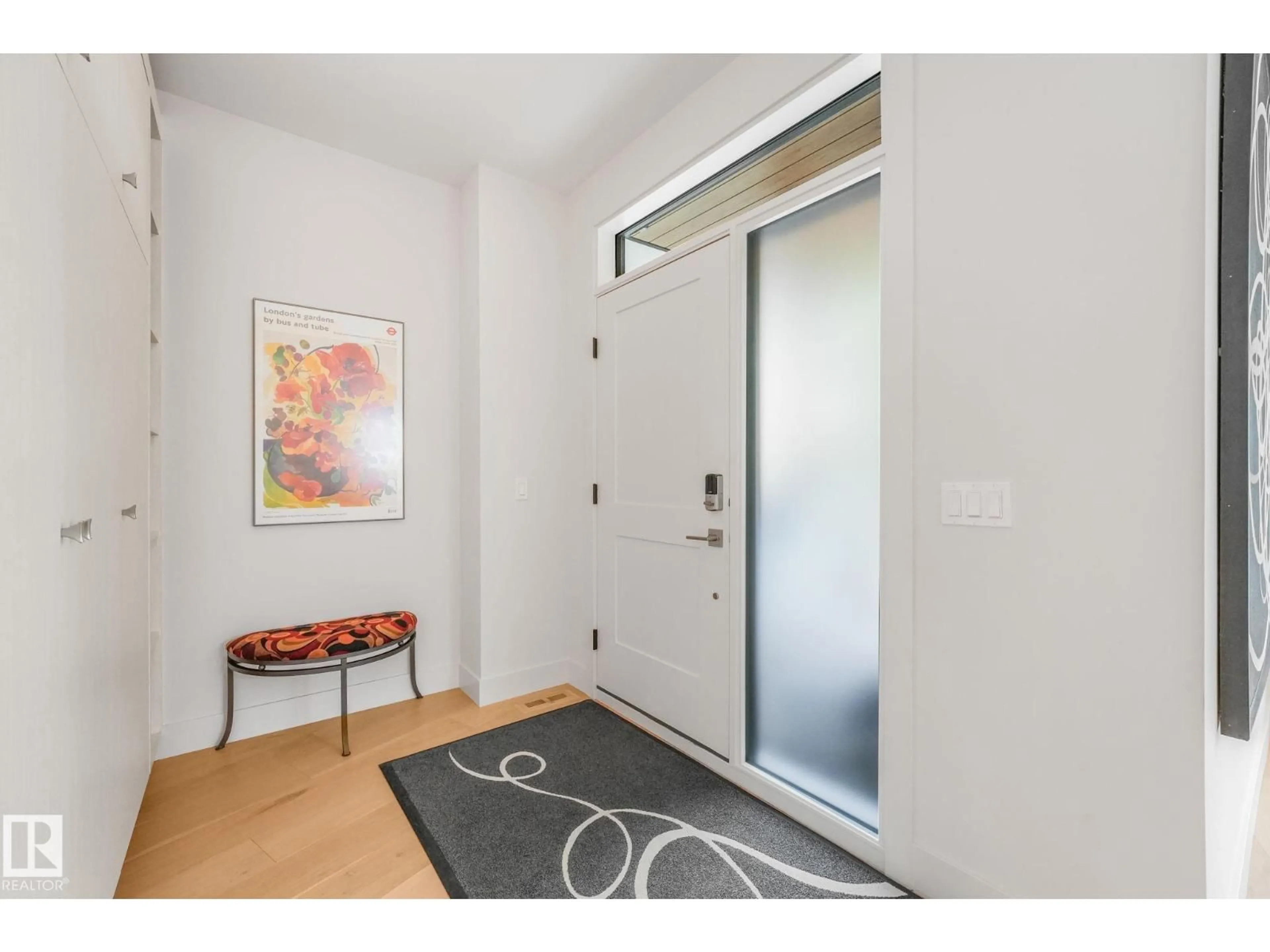 Indoor entryway for NW - 11247 71 AV, Edmonton Alberta T6G0A5