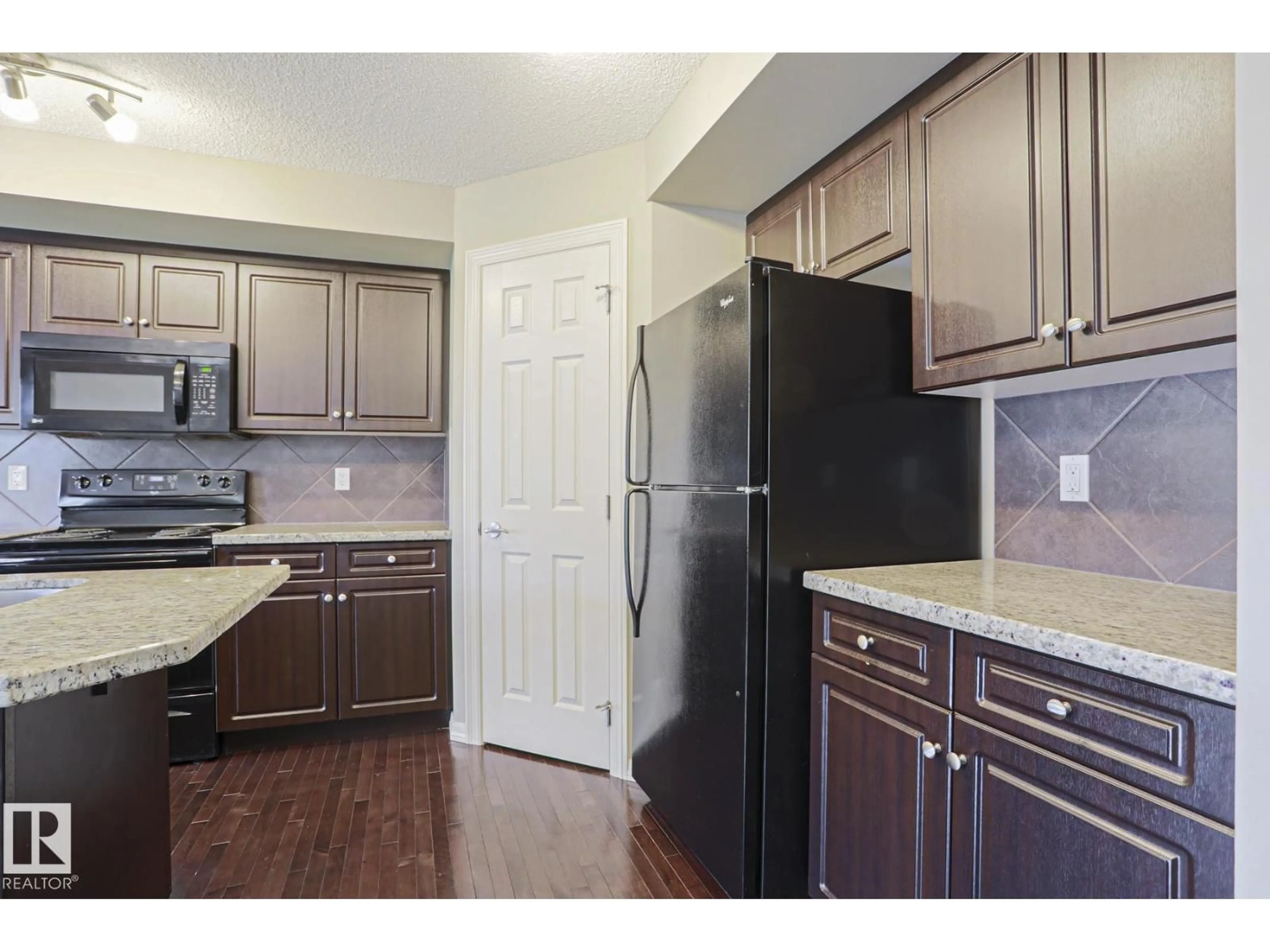 Standard kitchen, unknown for 6215 60 ST, Beaumont Alberta T4X0J3
