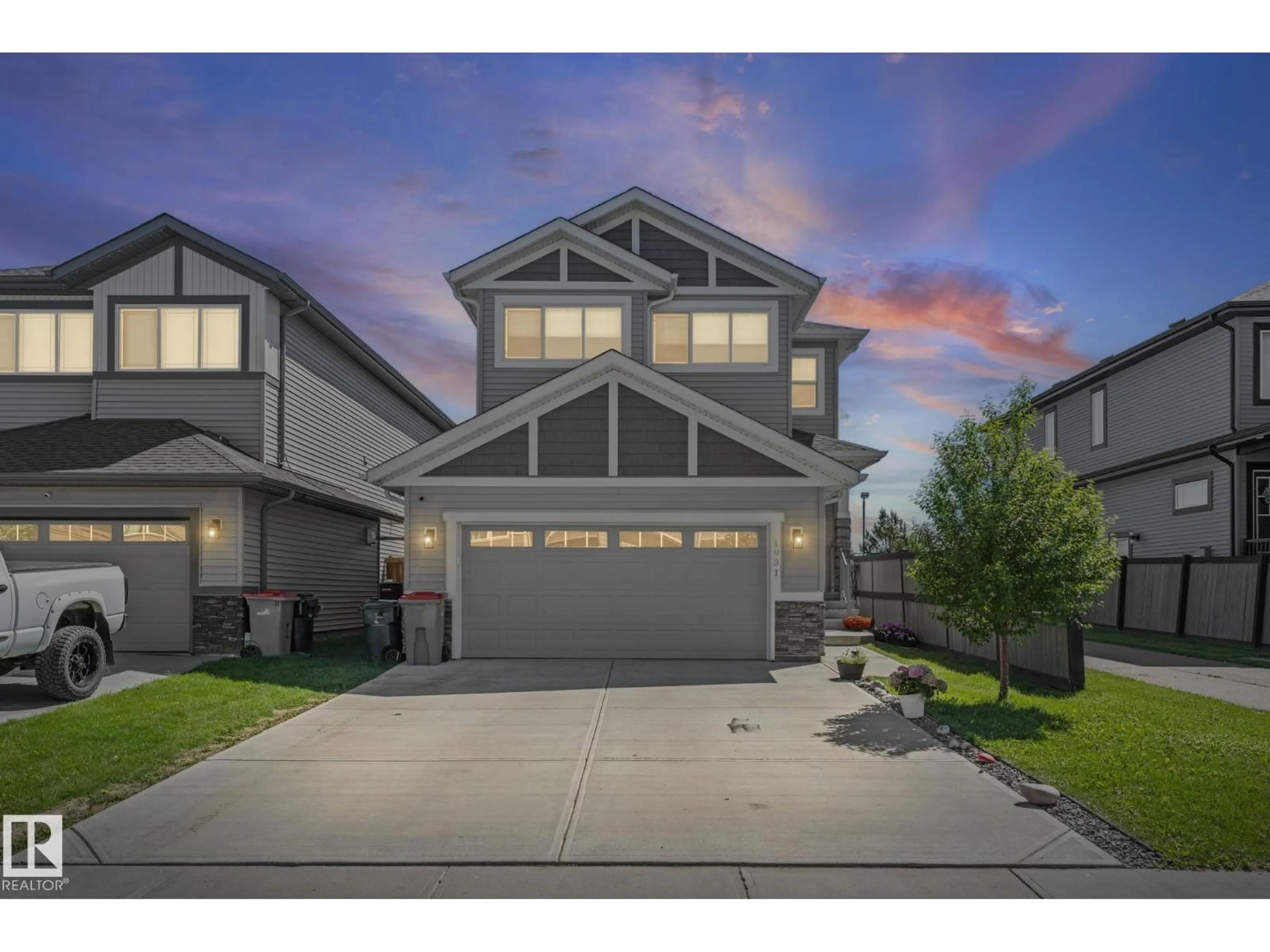 Home with vinyl exterior material, street for 1931 WESTERRA LN, Stony Plain Alberta T7Z0M9