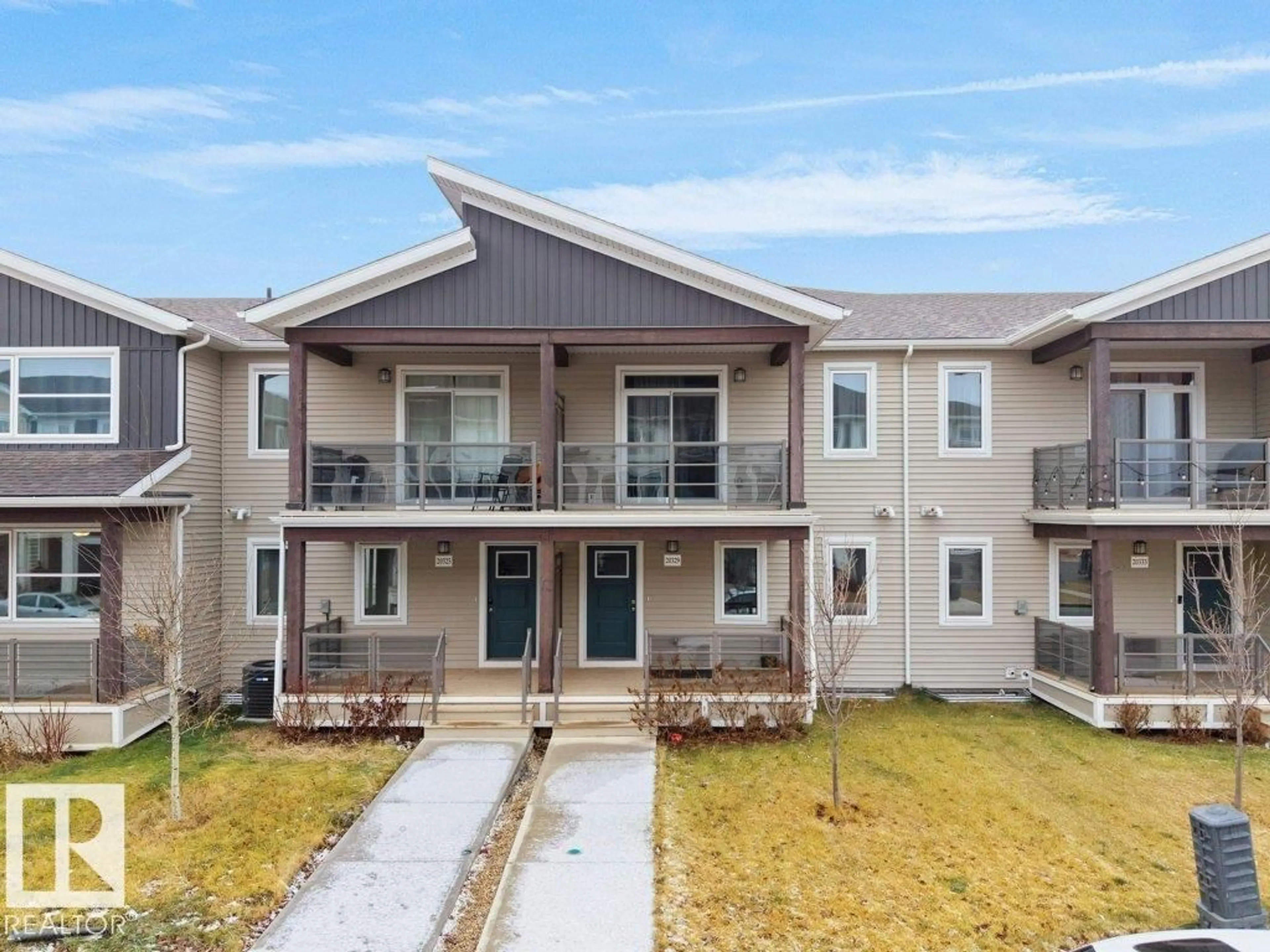 Home with vinyl exterior material, unknown for 20329 15A AV, Edmonton Alberta T6M1L5