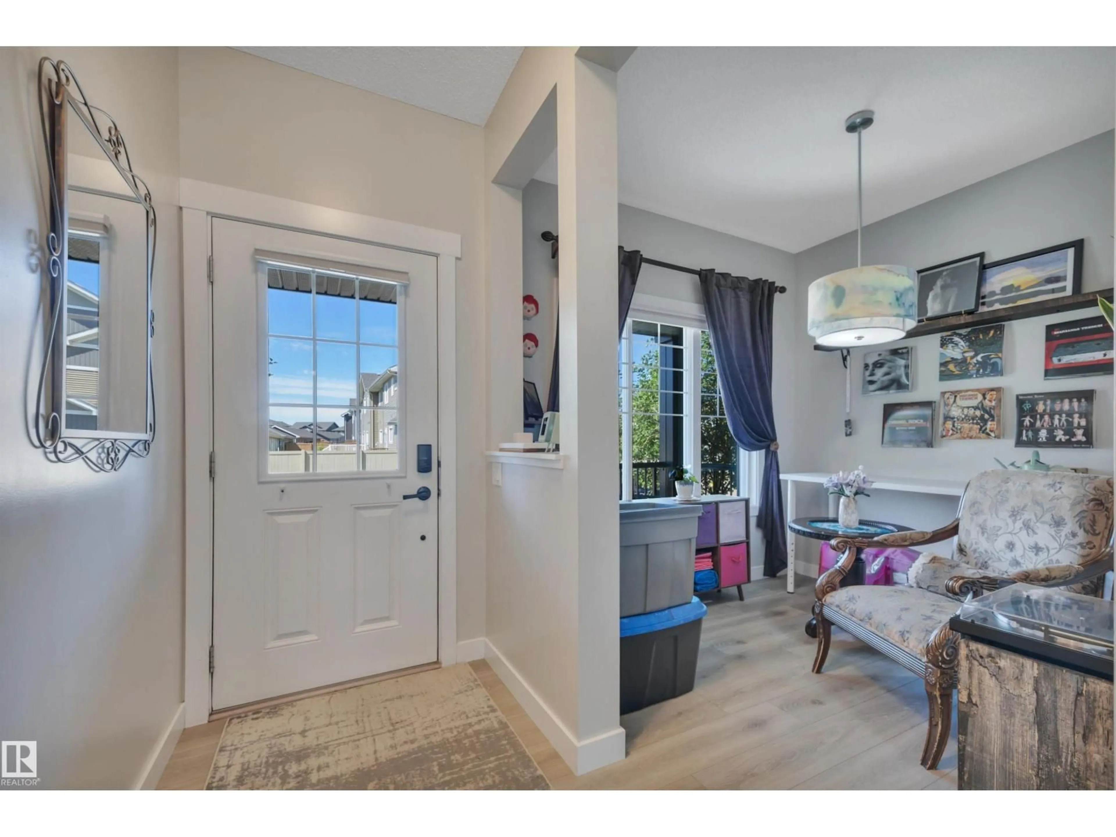 Indoor entryway for 648 ORCHARDS BV, Edmonton Alberta T6X2L4