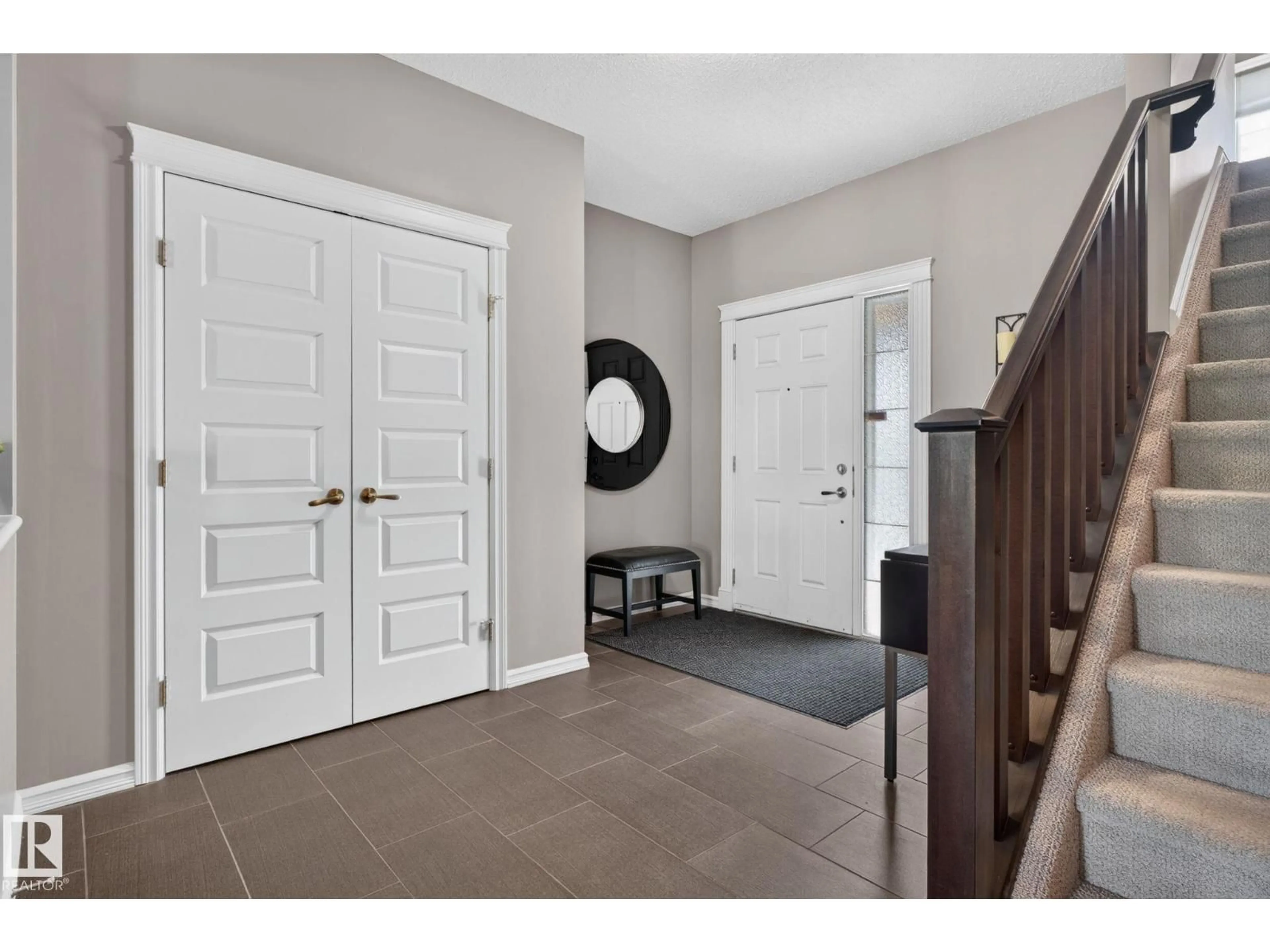 Indoor entryway for 3611 15A ST, Edmonton Alberta T6T0M4
