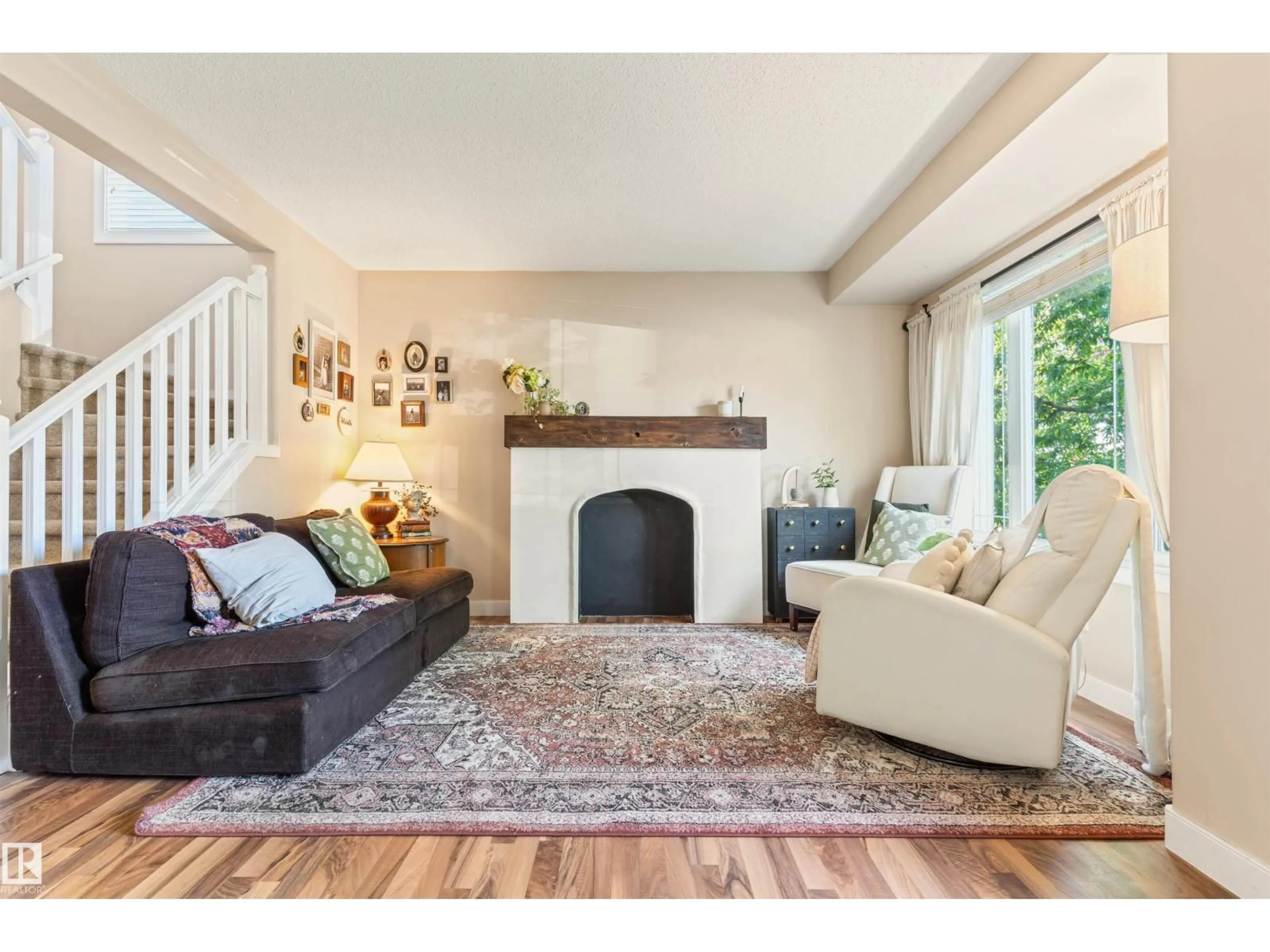 Living room with furniture, unknown for #2 - 5032 50 ST, Gibbons Alberta T0A1N0