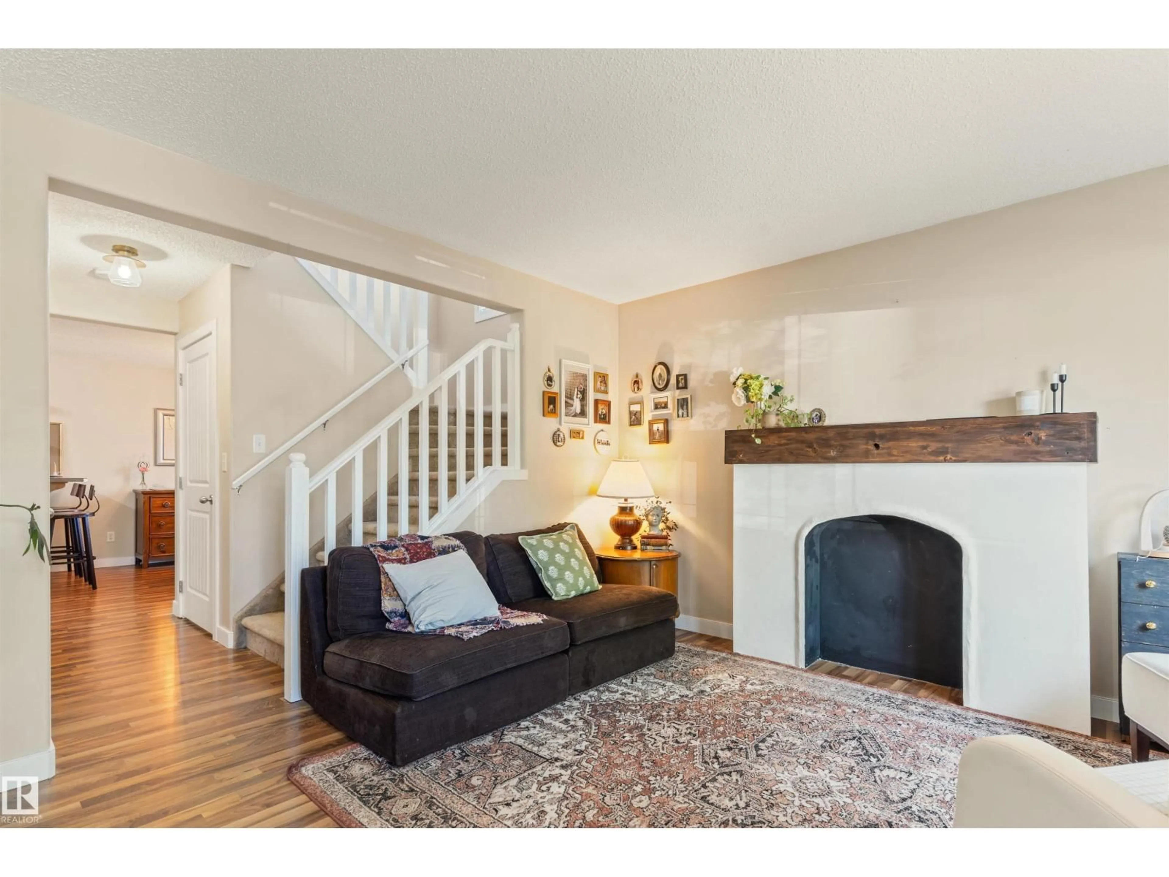 Living room with furniture, unknown for #2 - 5032 50 ST, Gibbons Alberta T0A1N0