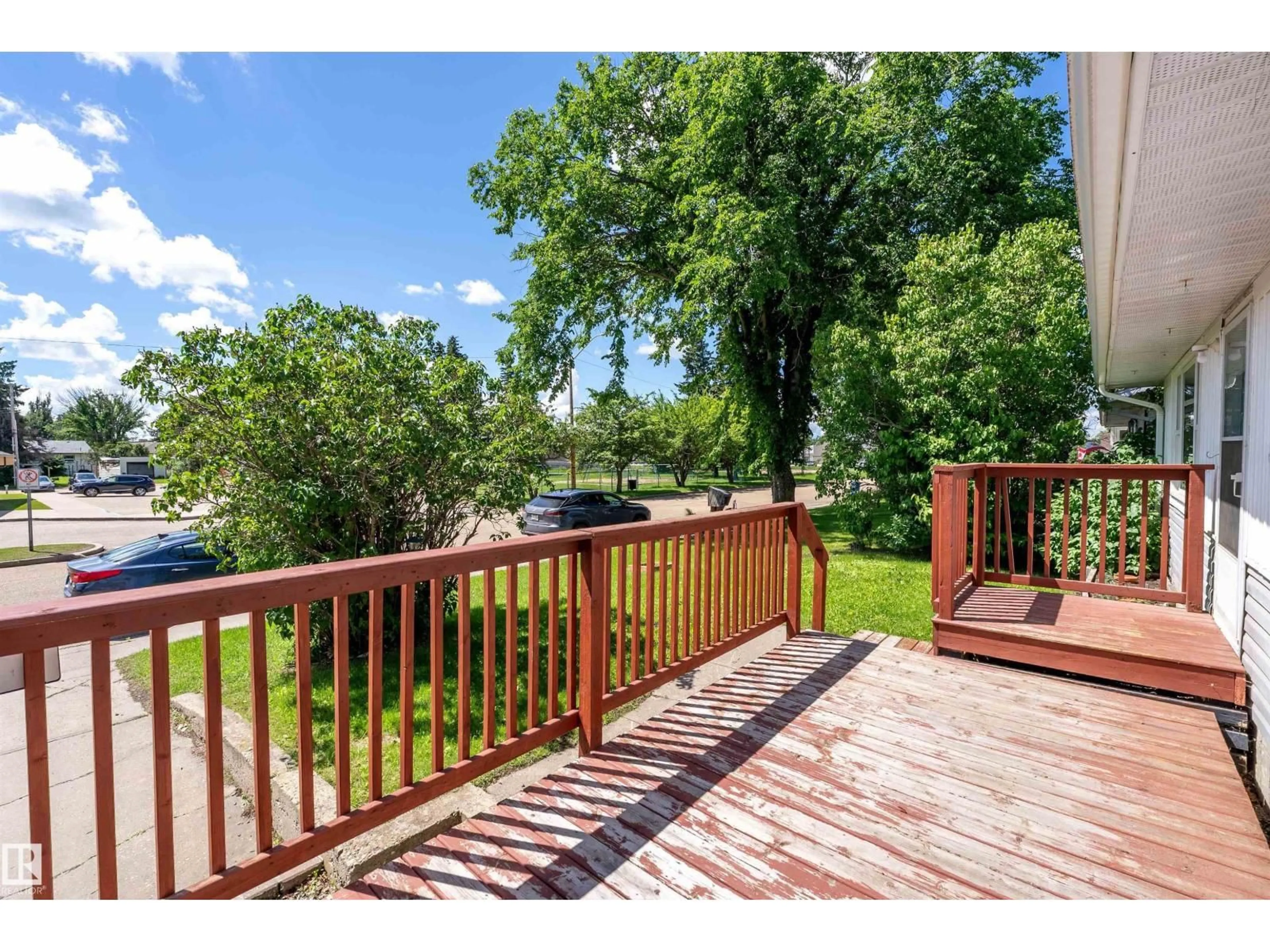 Patio, water/lake/river/ocean view for 5516 47A AV, Wetaskiwin Alberta T9A0M1
