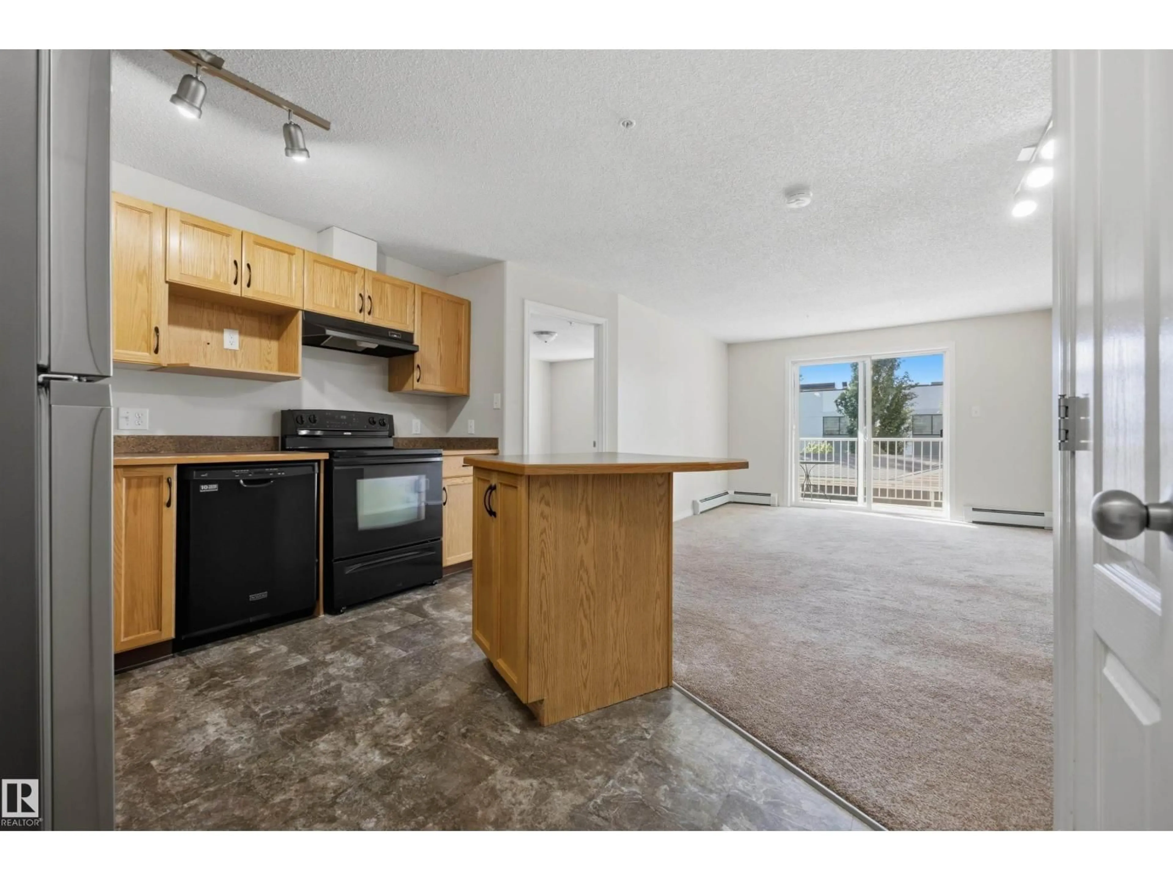 Standard kitchen, unknown for NW - 3425 19 ST, Edmonton Alberta T6T2B5