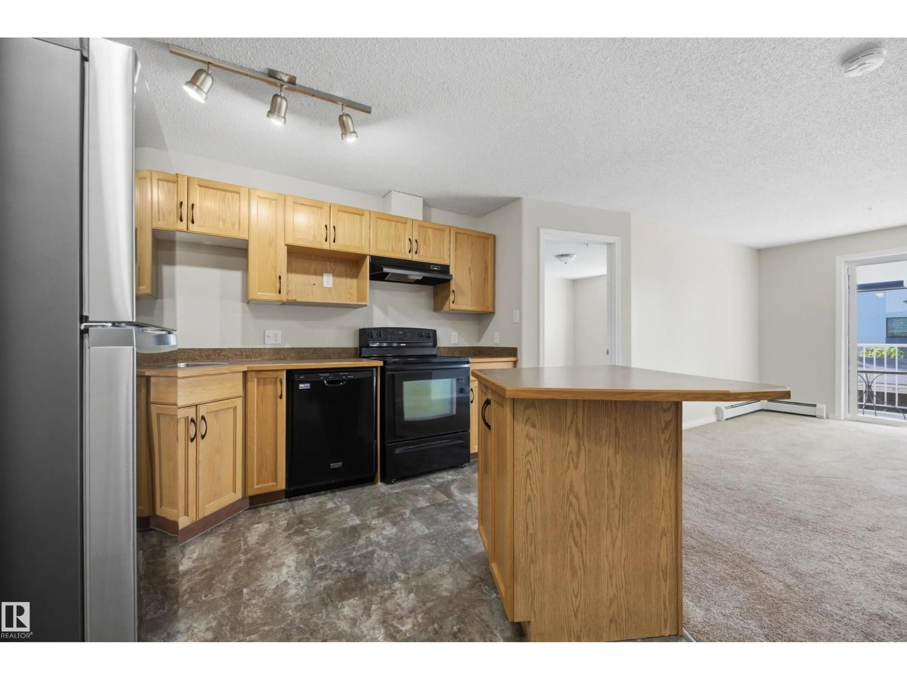 Standard kitchen, unknown for NW - 3425 19 ST, Edmonton Alberta T6T2B5