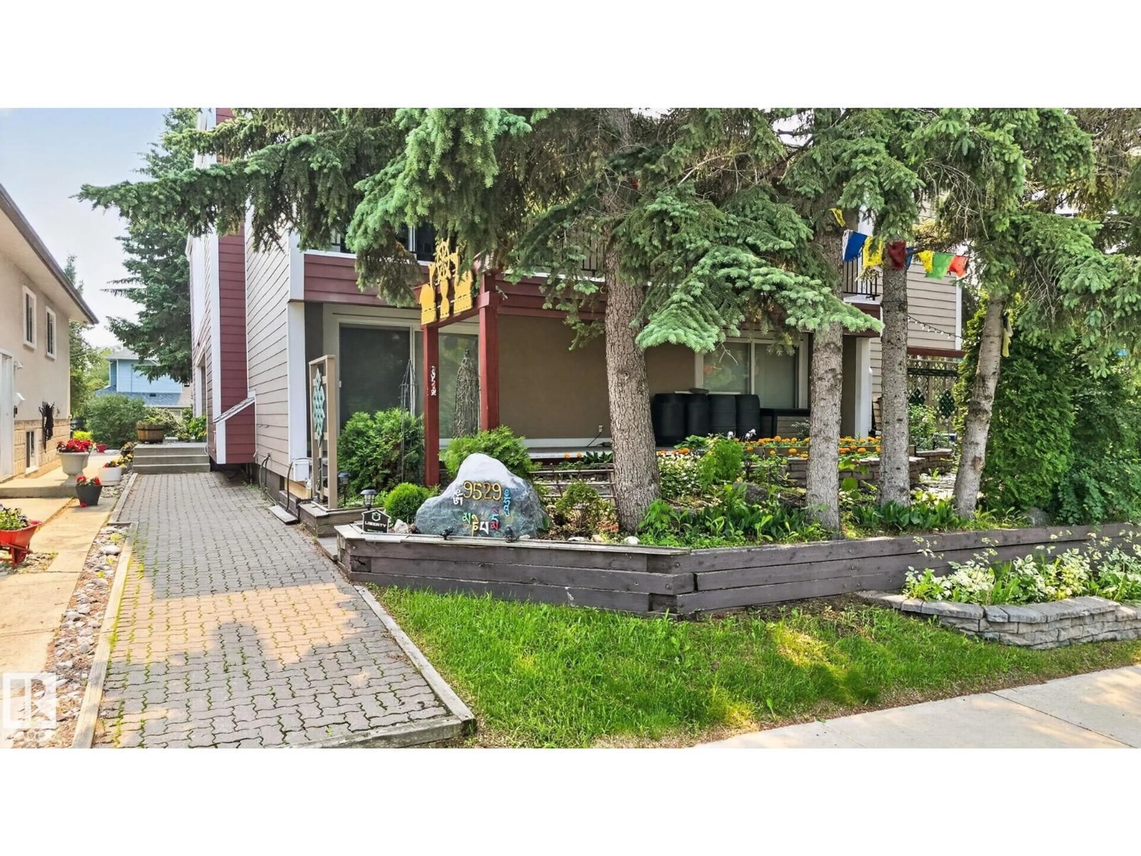 Unknown for #4 - 9529 87 AV, Edmonton Alberta T6C1K4