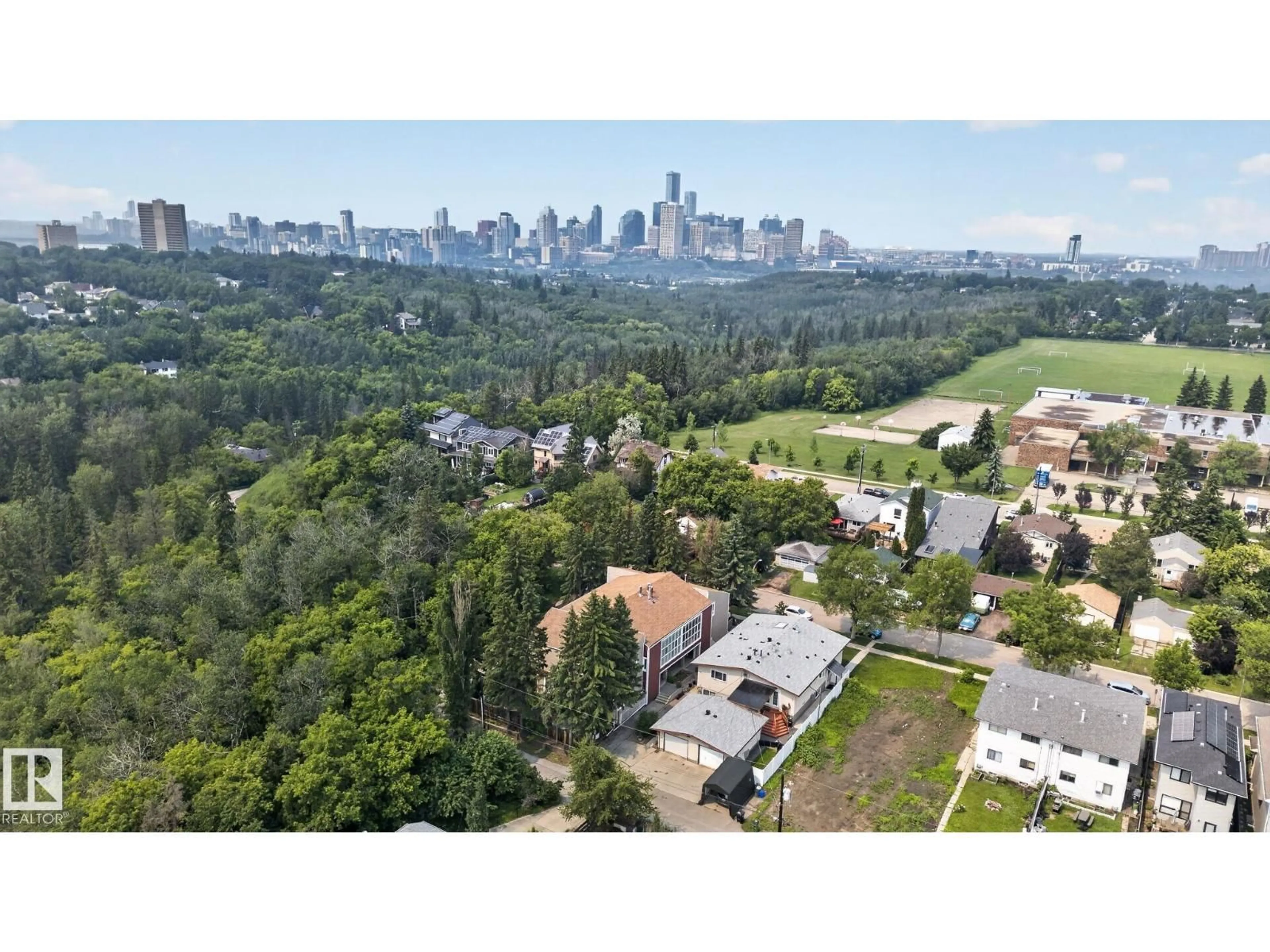 A pic from outside/outdoor area/front of a property/back of a property/a pic from drone, city buildings view from balcony for #4 - 9529 87 AV, Edmonton Alberta T6C1K4