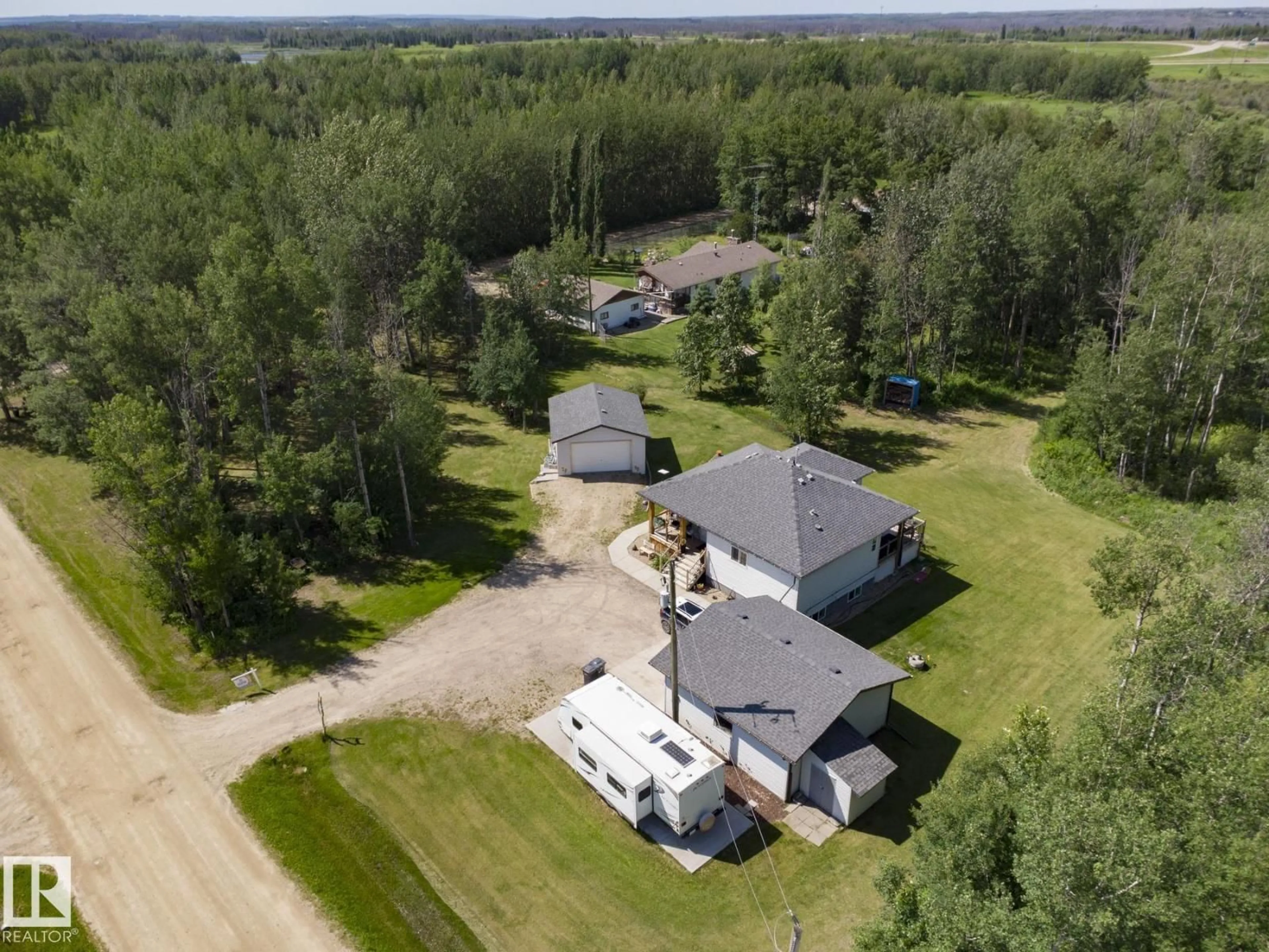 A pic from outside/outdoor area/front of a property/back of a property/a pic from drone, unknown for 8 MAIN ST, Entwistle Alberta T0E0S0