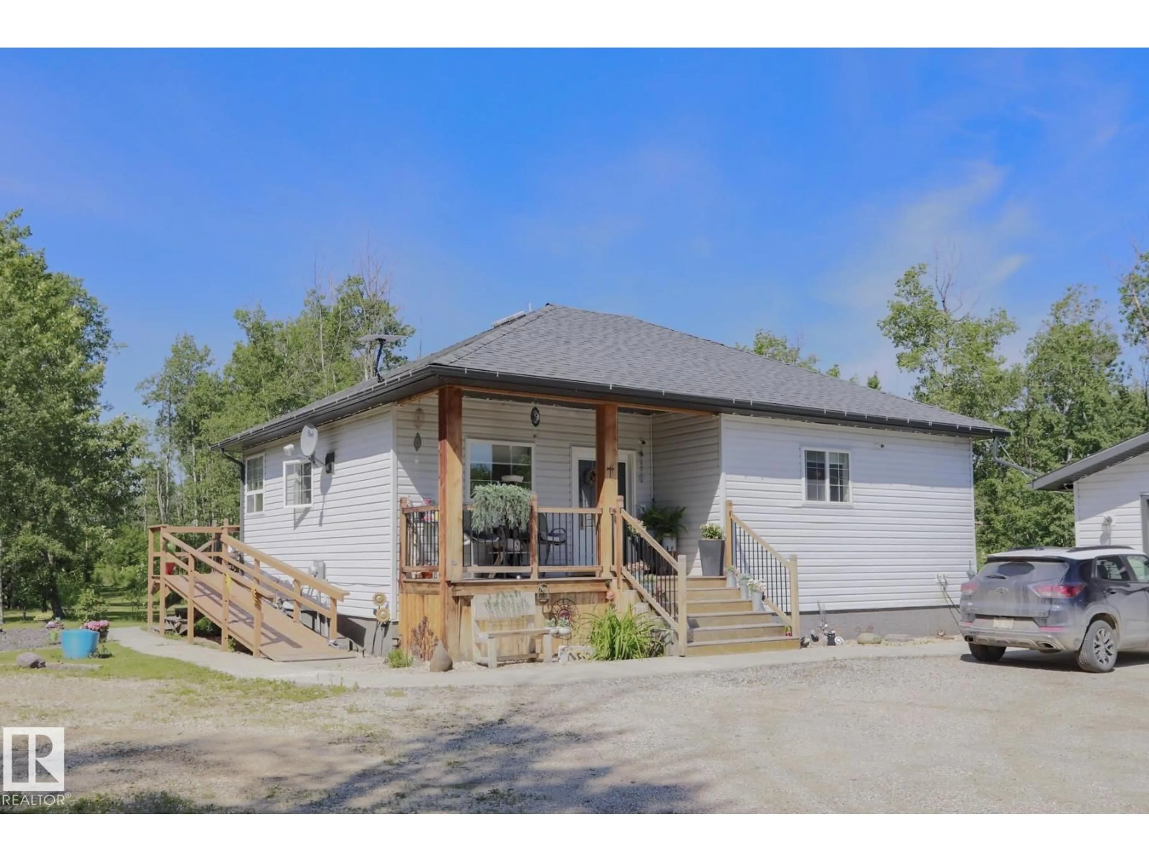 Unknown for 8 MAIN ST, Entwistle Alberta T0E0S0