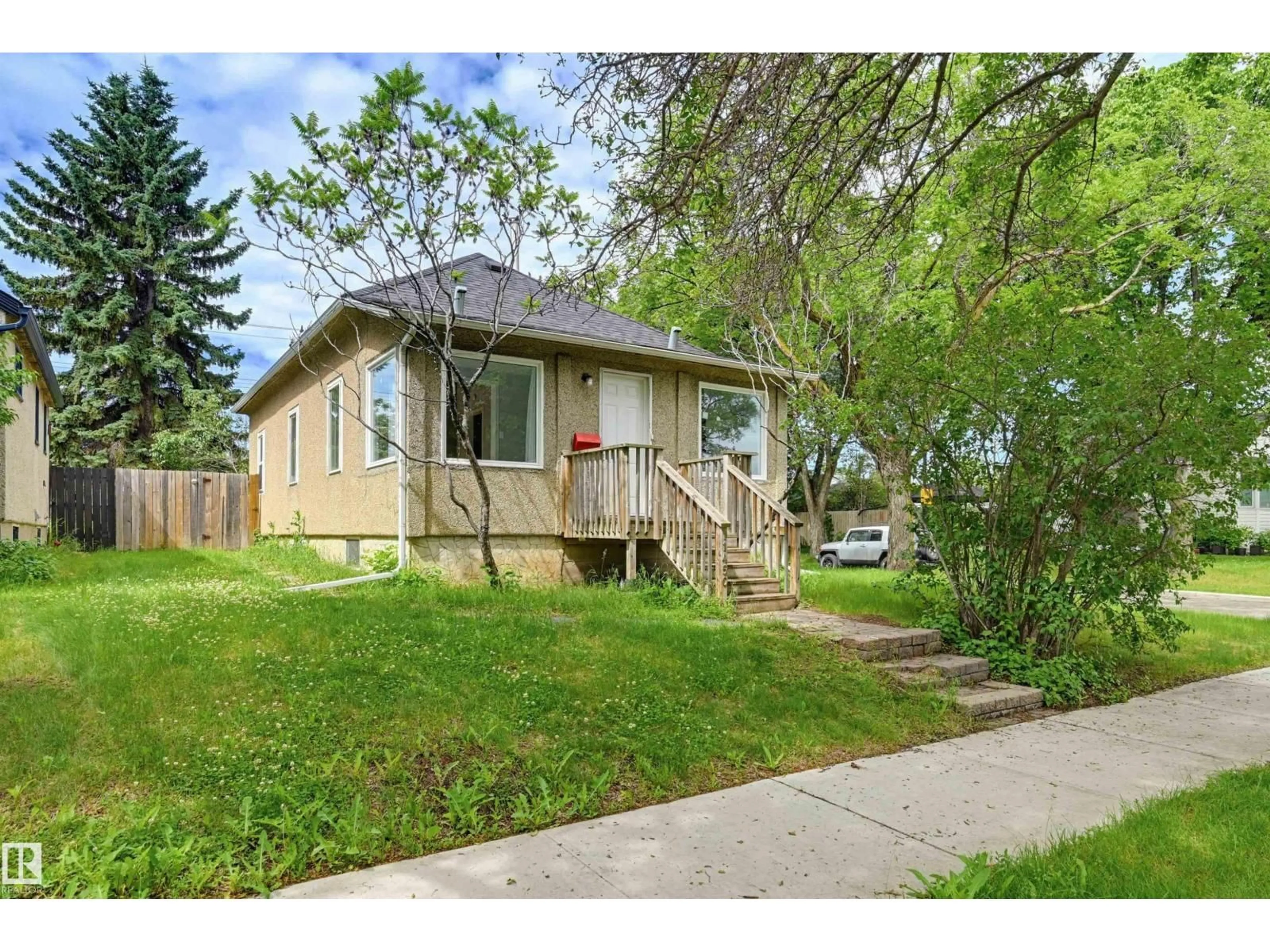 Unknown for NW - 11450 71 ST, Edmonton Alberta T5B1V7