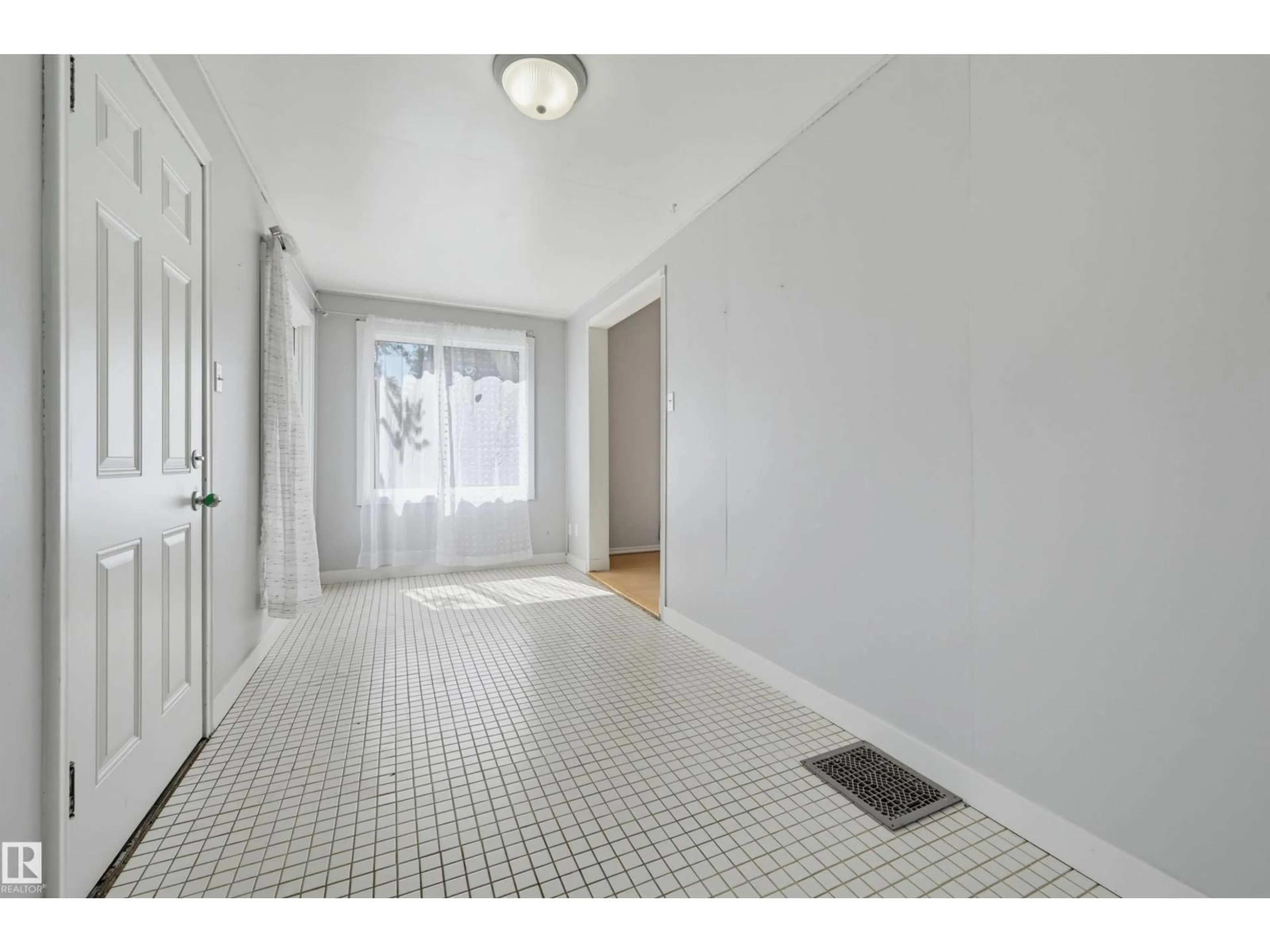 Indoor entryway for NW - 11450 71 ST, Edmonton Alberta T5B1V7