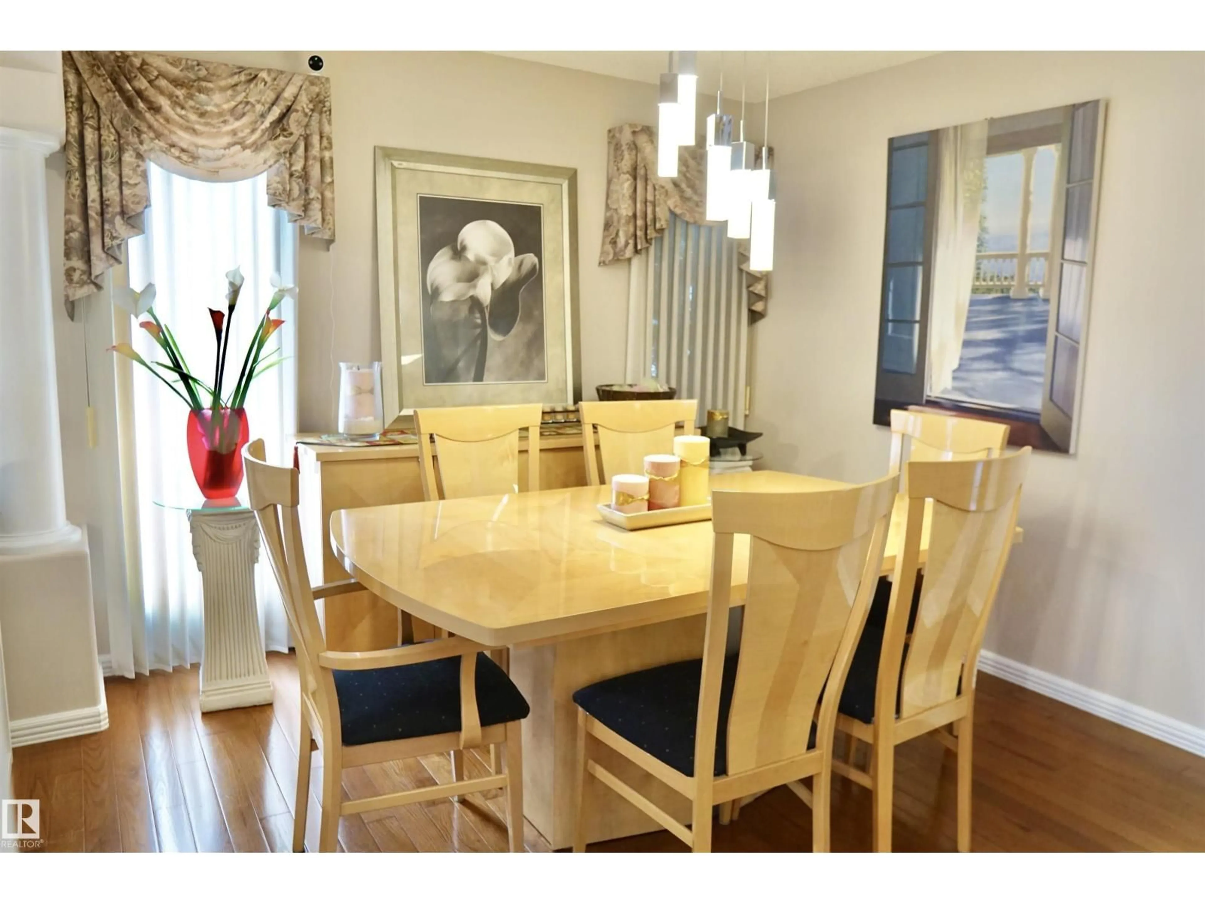 Dining room, wood/laminate floor for 8504 160A AV, Edmonton Alberta T5Z3K2