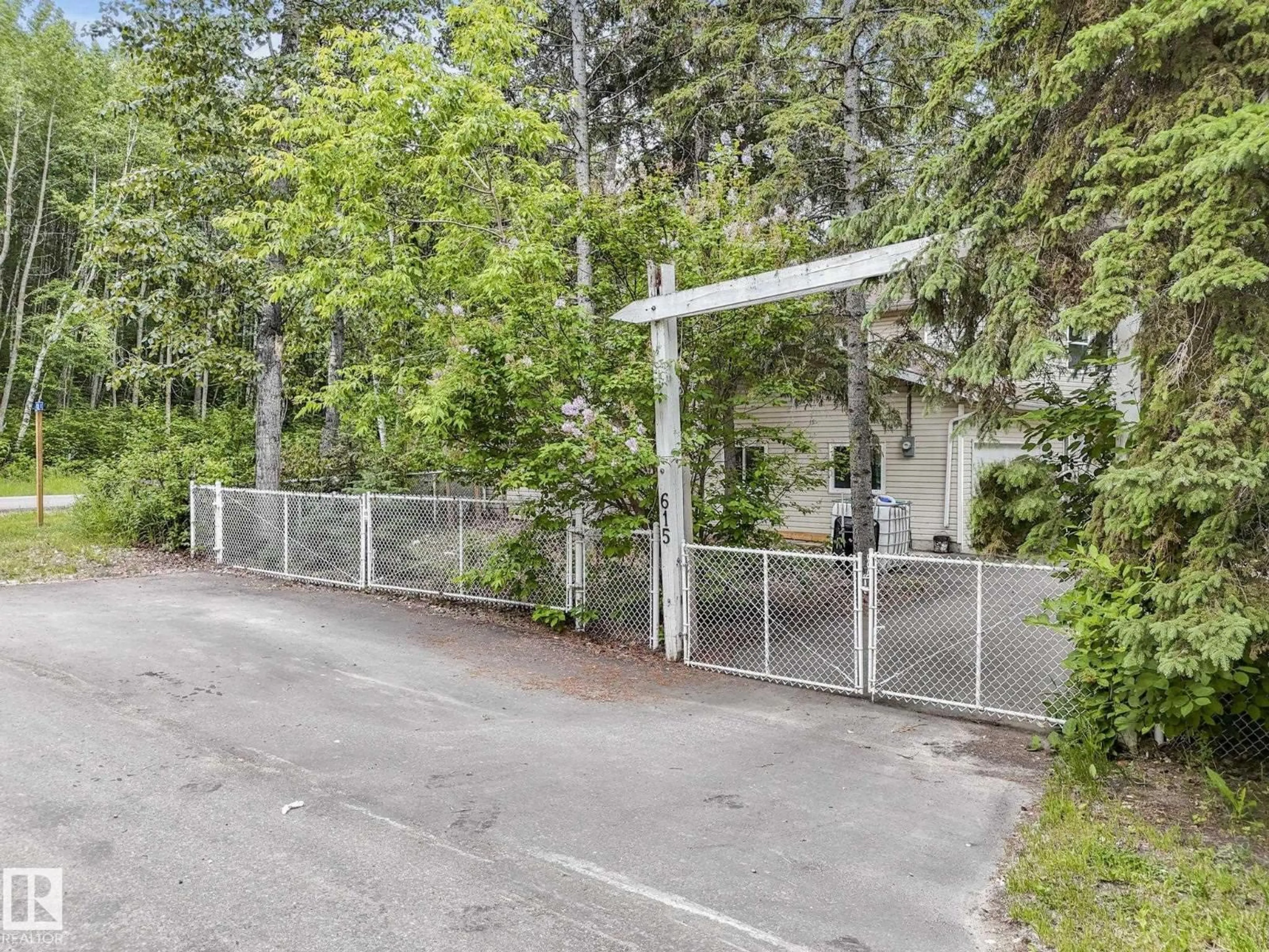 Unknown for 615 ASH ST, Rural Sturgeon County Alberta T8R0K4