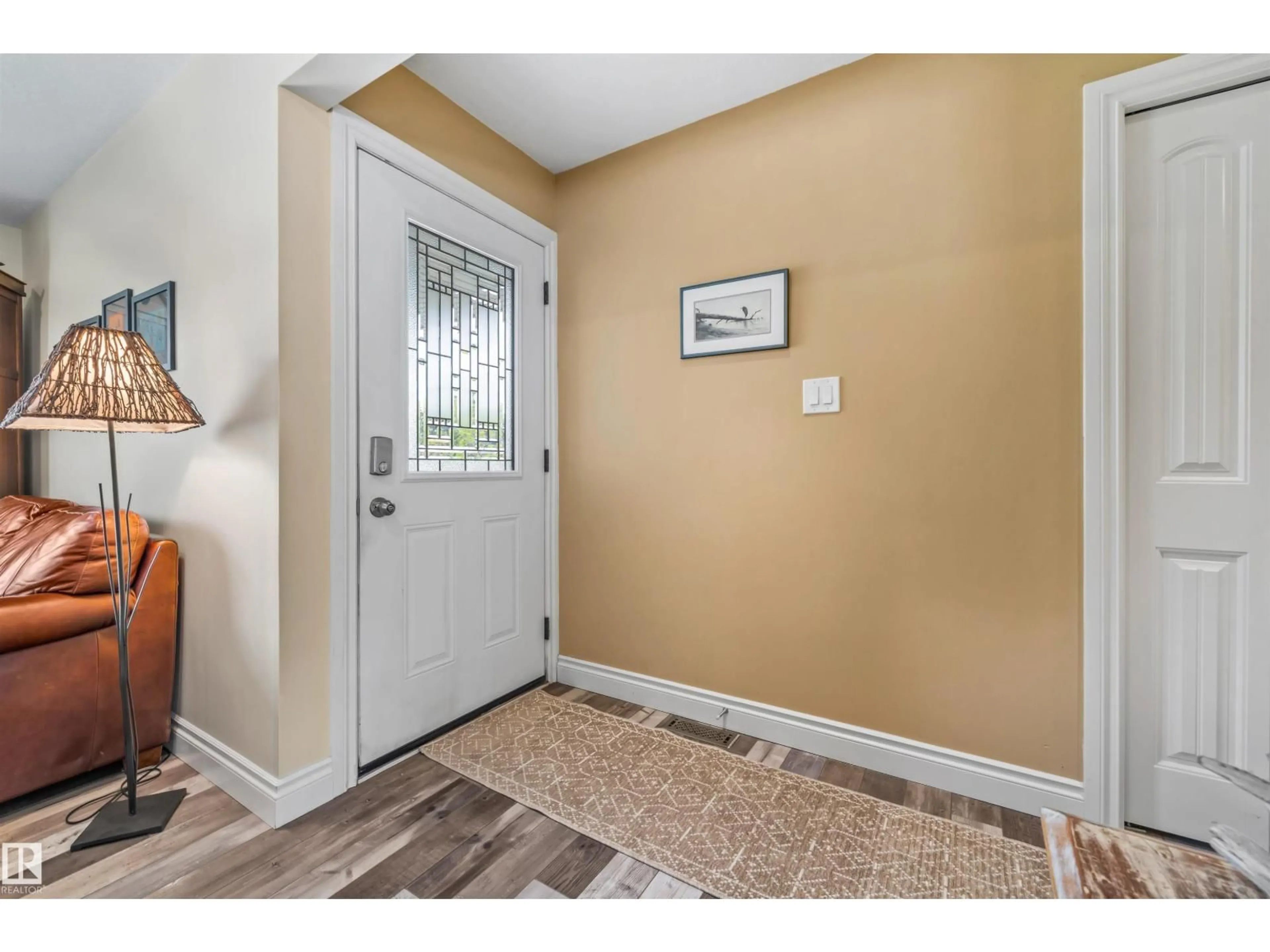 Indoor entryway for 9438 89 ST, Fort Saskatchewan Alberta T8L1J1