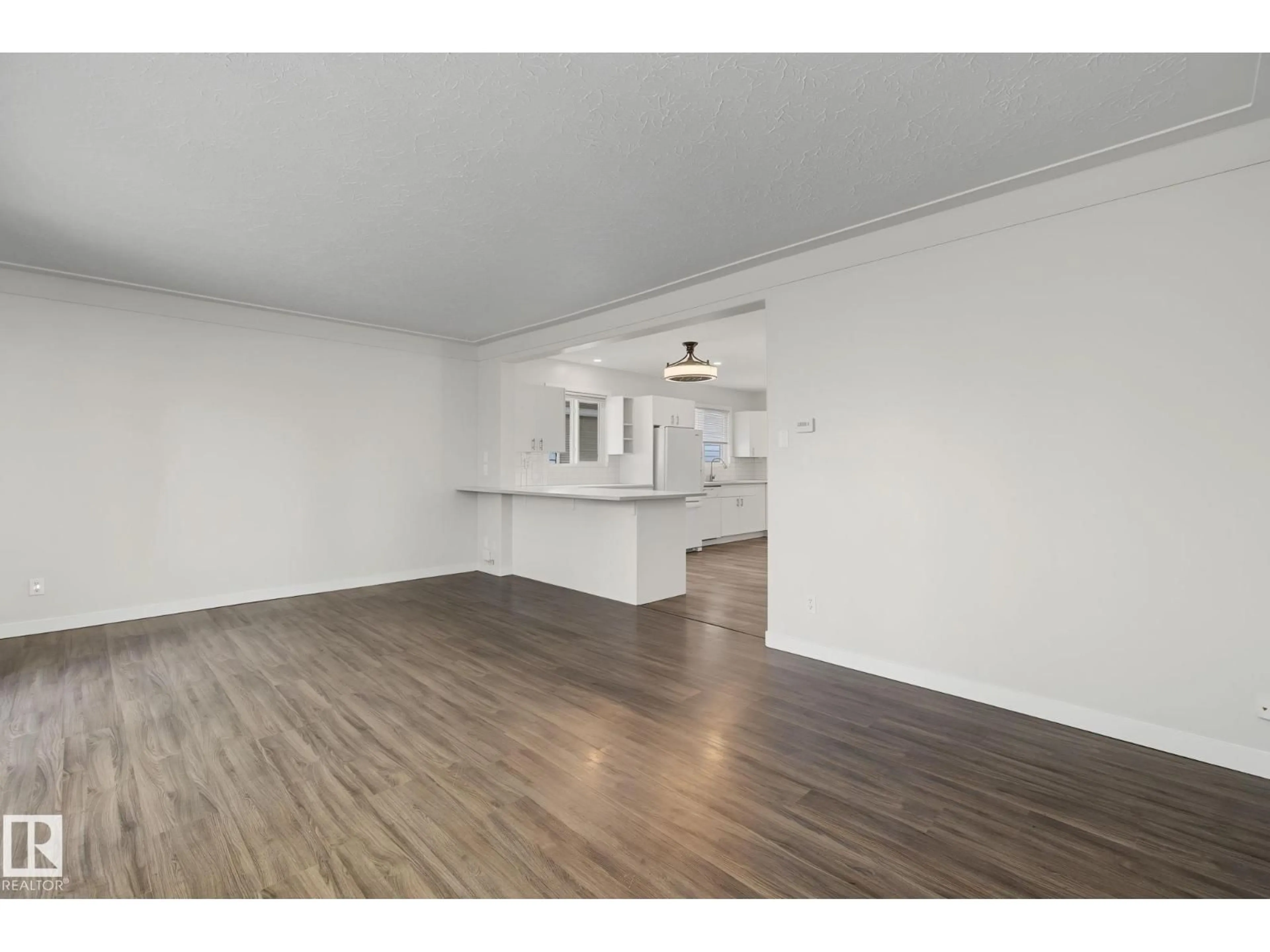 A pic of a room for NW - 9545 65 AV, Edmonton Alberta T6E0K1