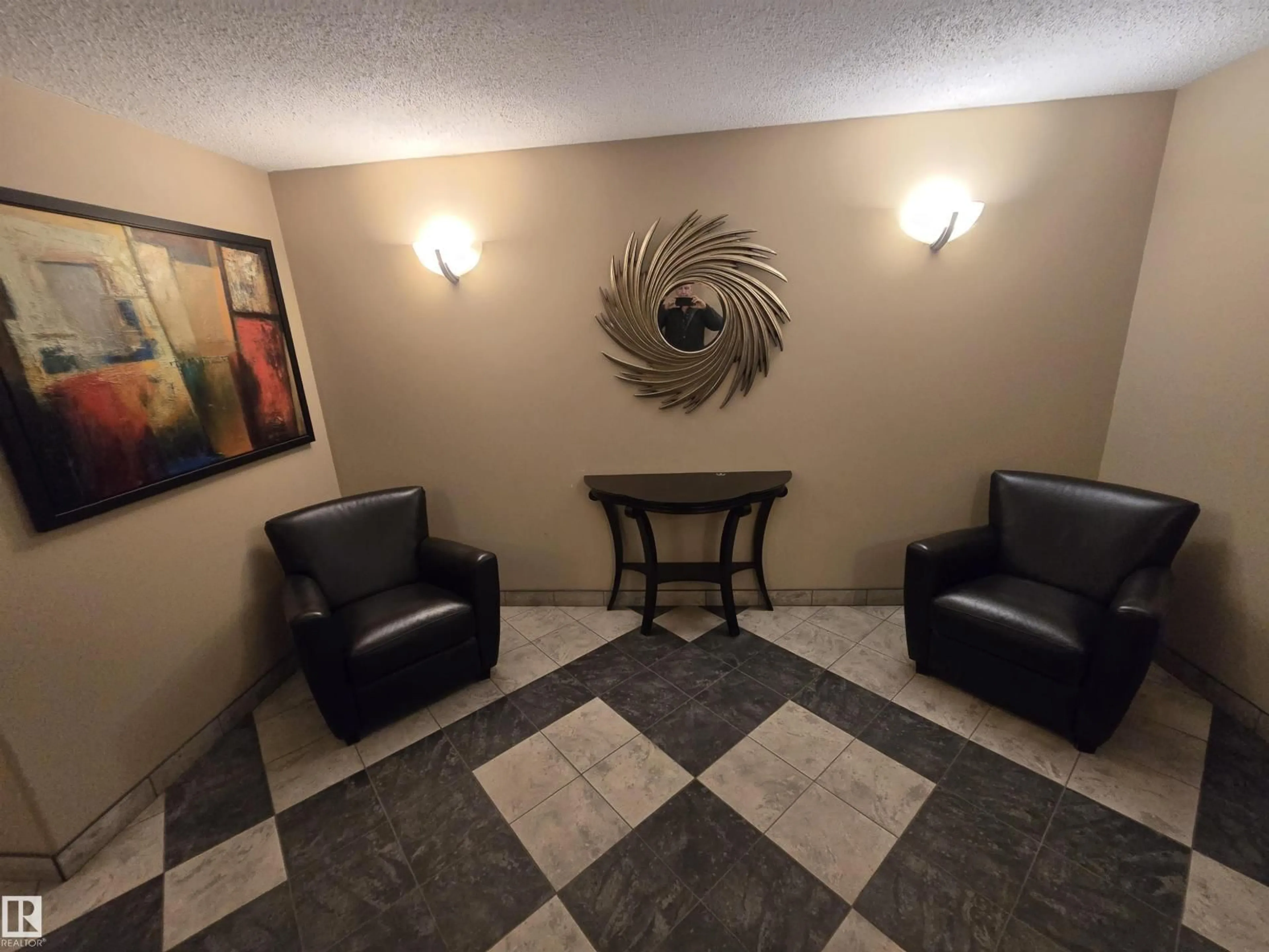 Lobby for #105 - 11109 84 AV, Edmonton Alberta T6G2W4
