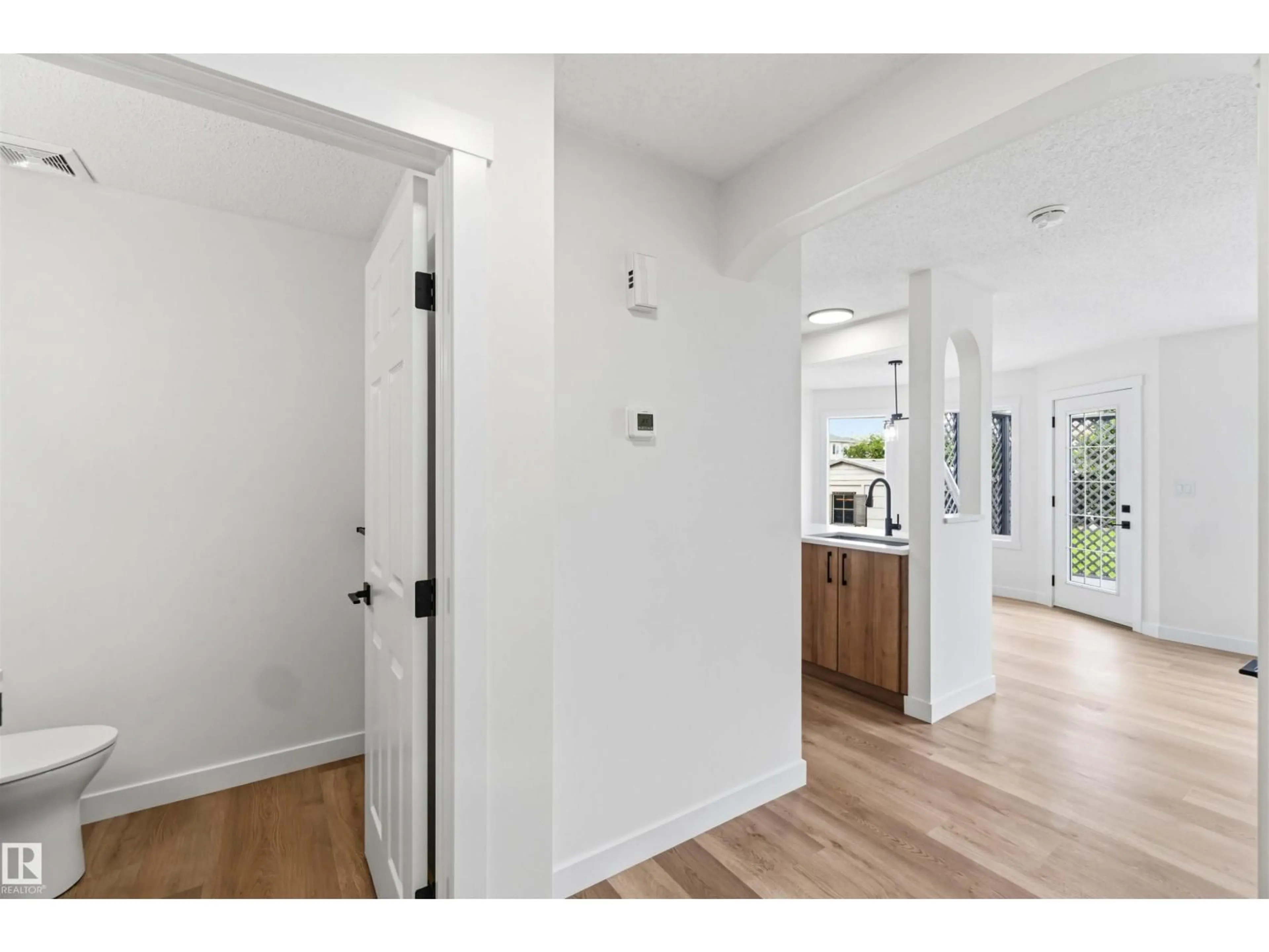 Indoor entryway for 299 WESTWOOD, Fort Saskatchewan Alberta T8L4N5