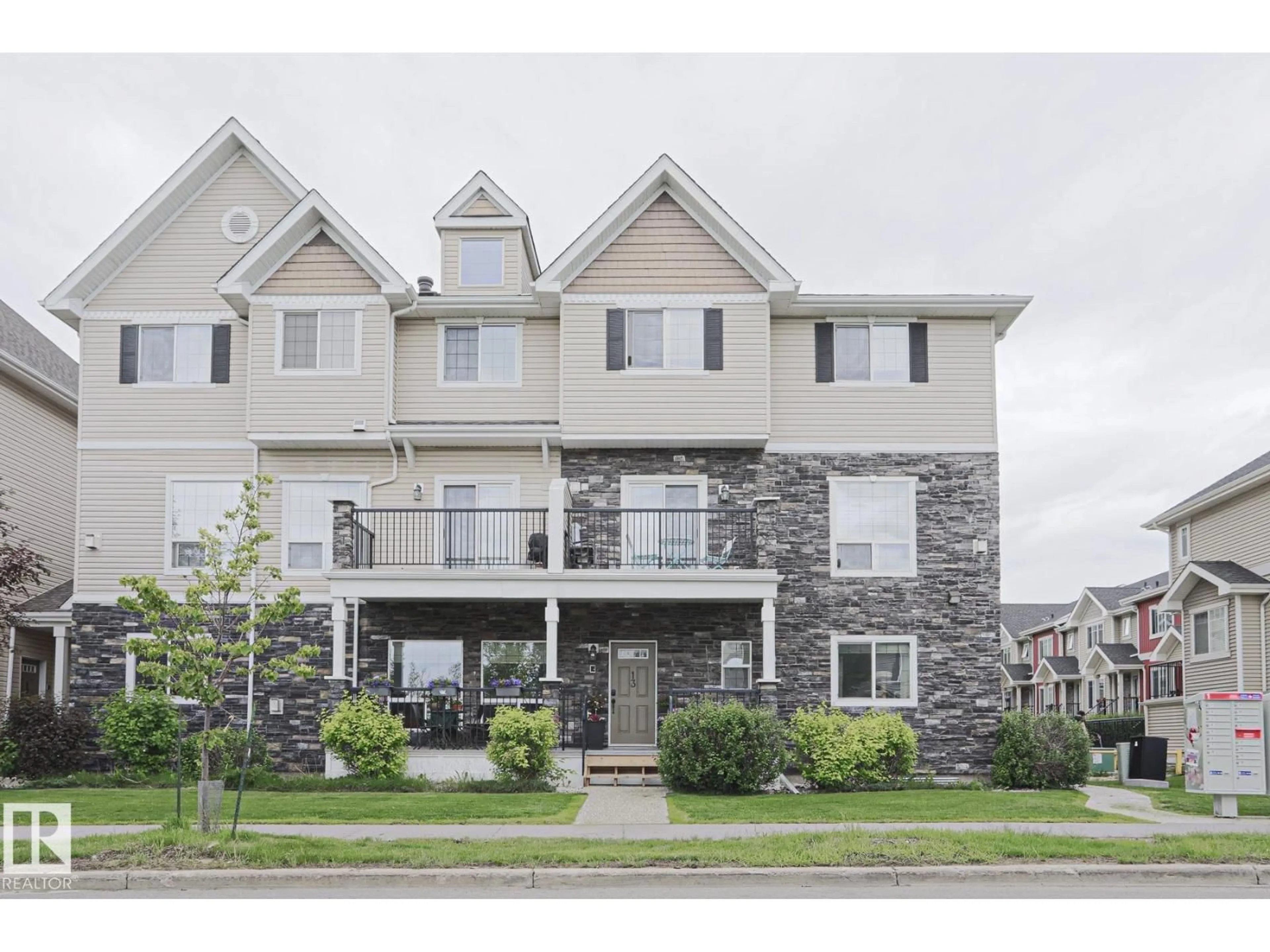 Home with vinyl exterior material, unknown for 13 7293 SOUTH TERWILLEGAR DR, Edmonton Alberta T6R0N5