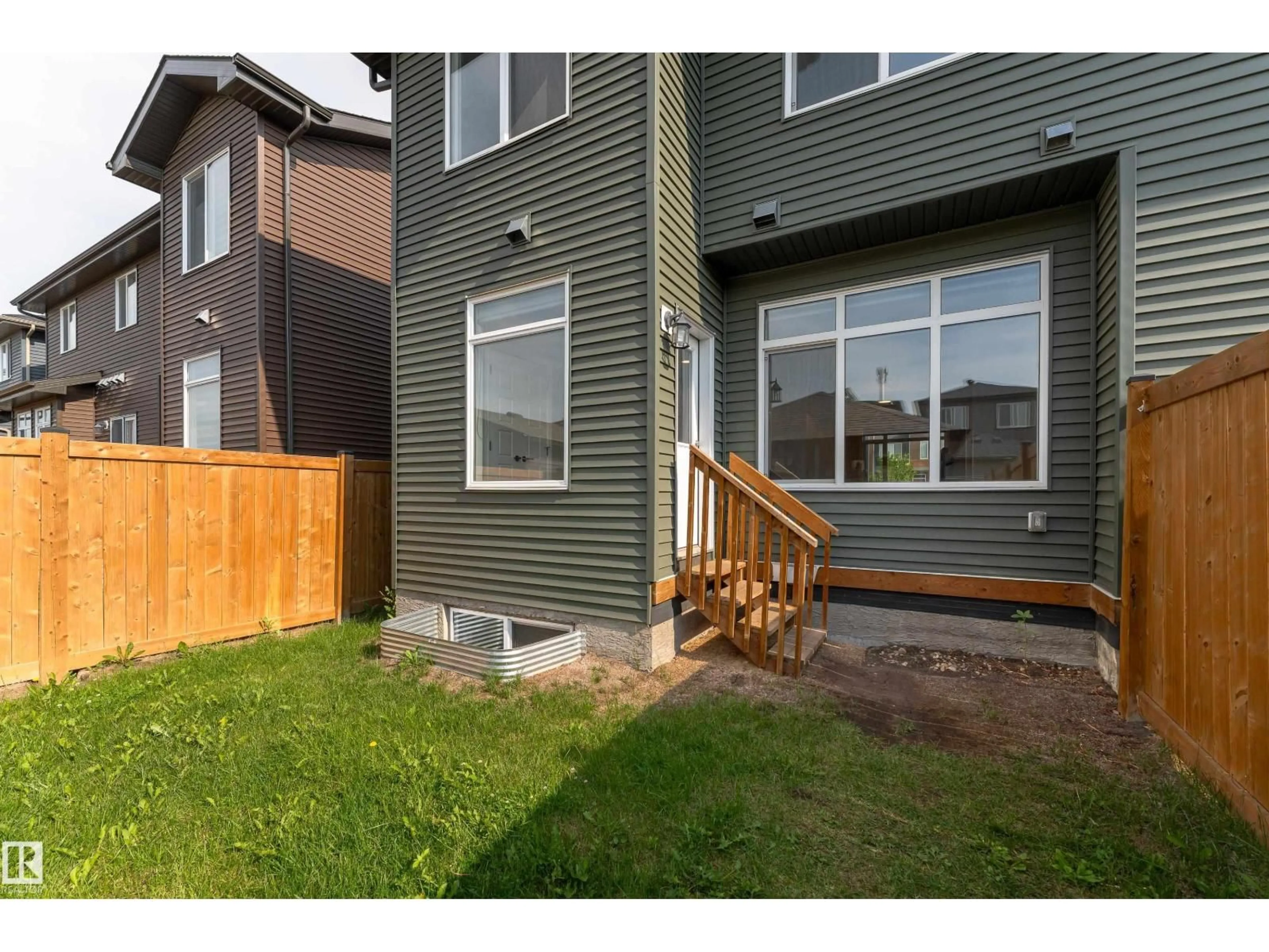 Patio, street for 1457 KESWICK DR, Edmonton Alberta T6W4Y8