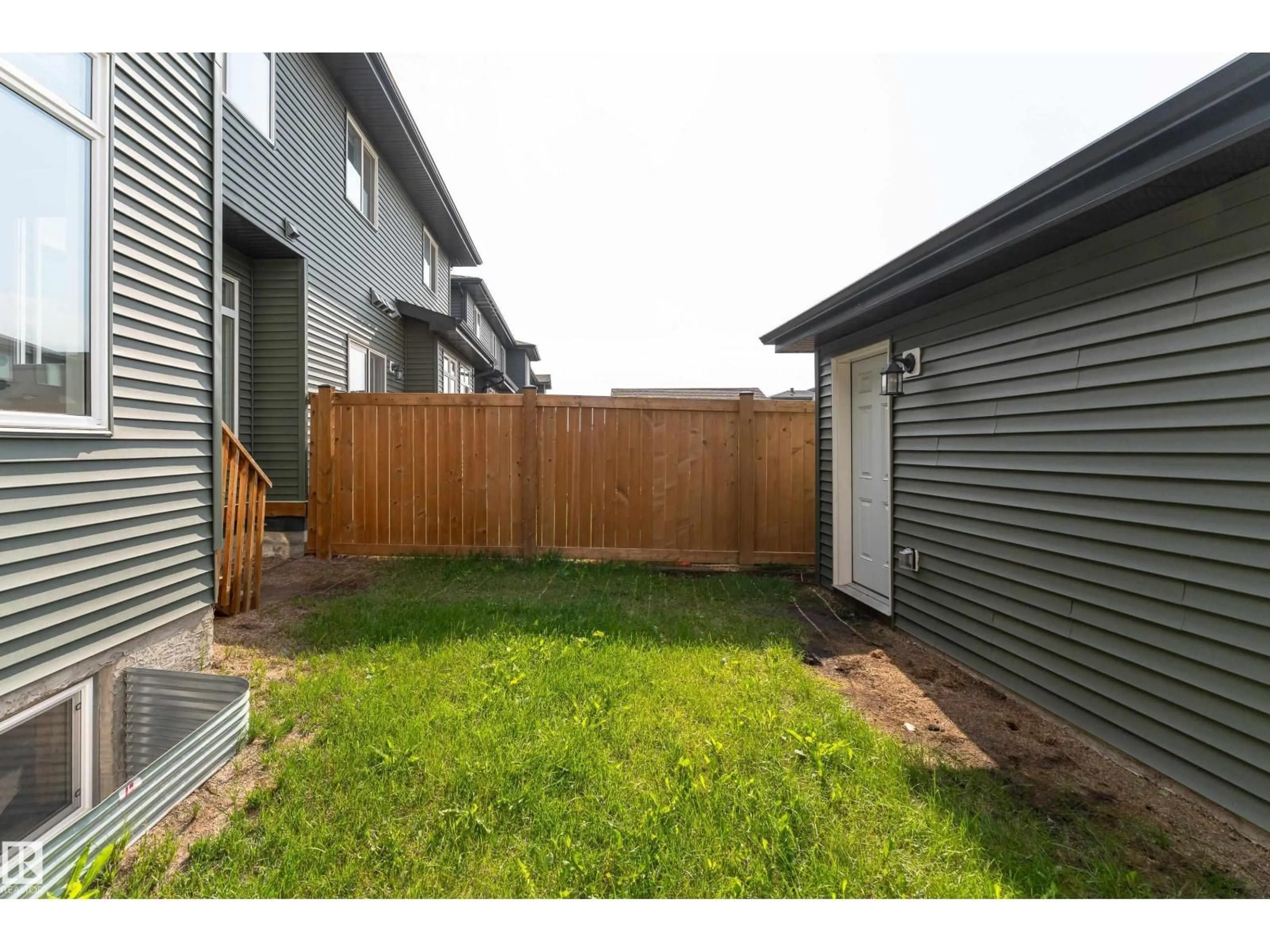 Patio, street for 1457 KESWICK DR, Edmonton Alberta T6W4Y8